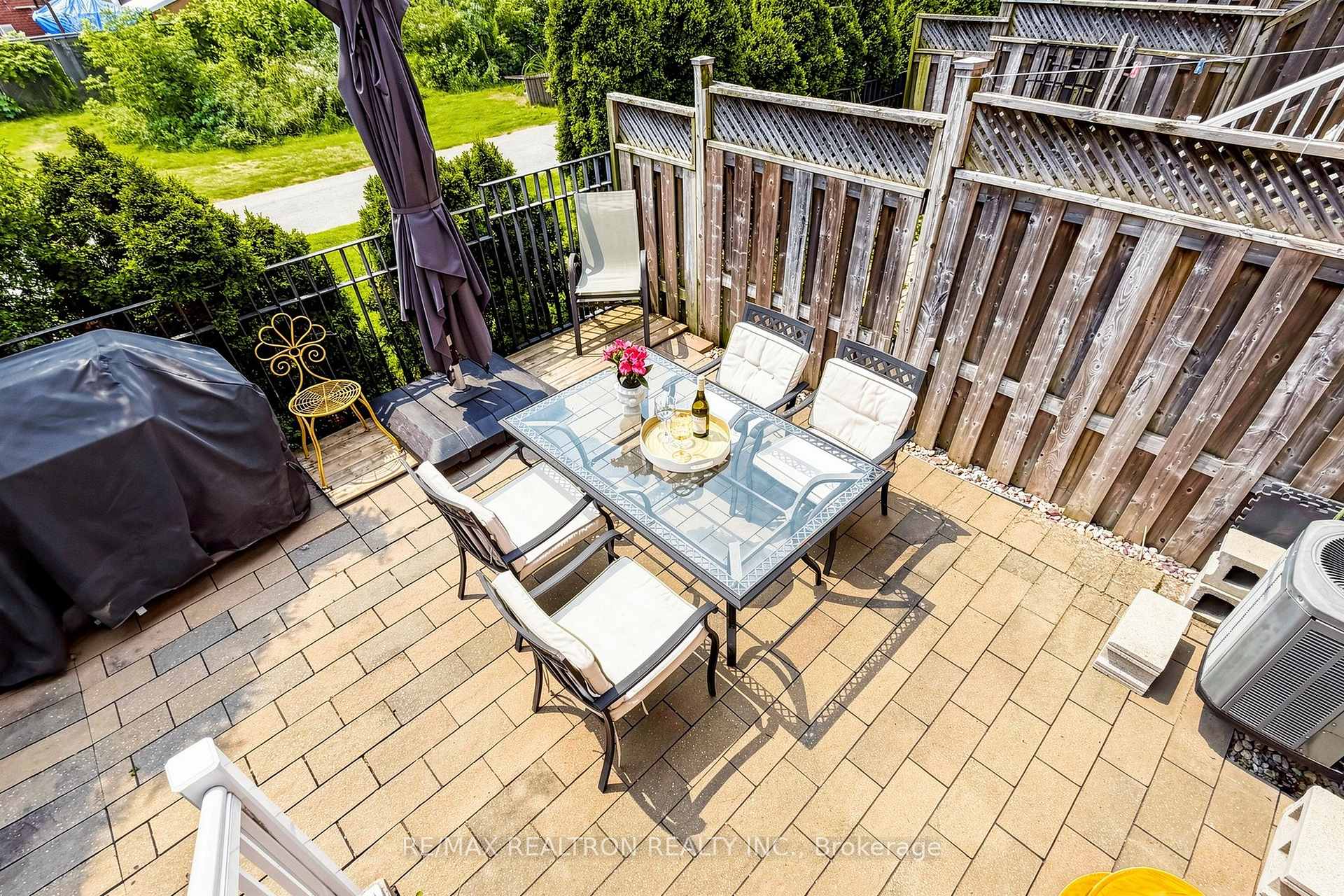 Photo 28 of 45 Beograd Gardens, North York, Briar Hill-Belgravia — HOMEH