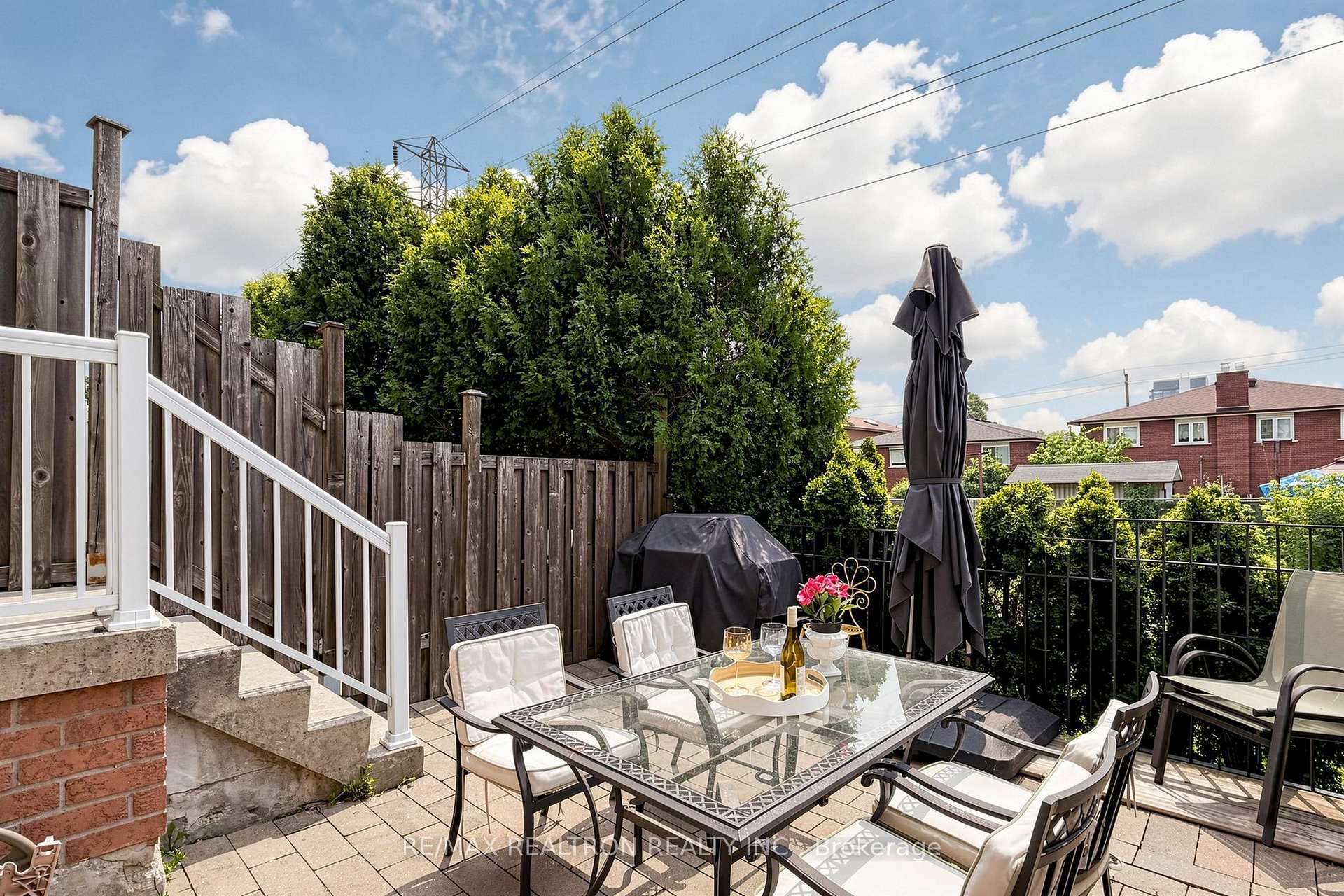 Photo 30 of 45 Beograd Gardens, North York, Briar Hill-Belgravia — HOMEH