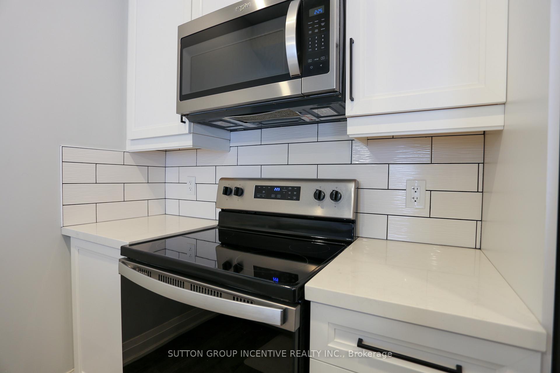 Photo 10 of 6 Stonehart Lane, Barrie, East Bayfield — HOMEH