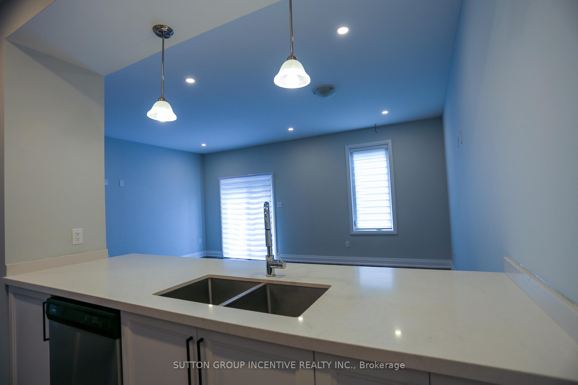 Photo 11 of 6 Stonehart Lane, Barrie, East Bayfield — HOMEH