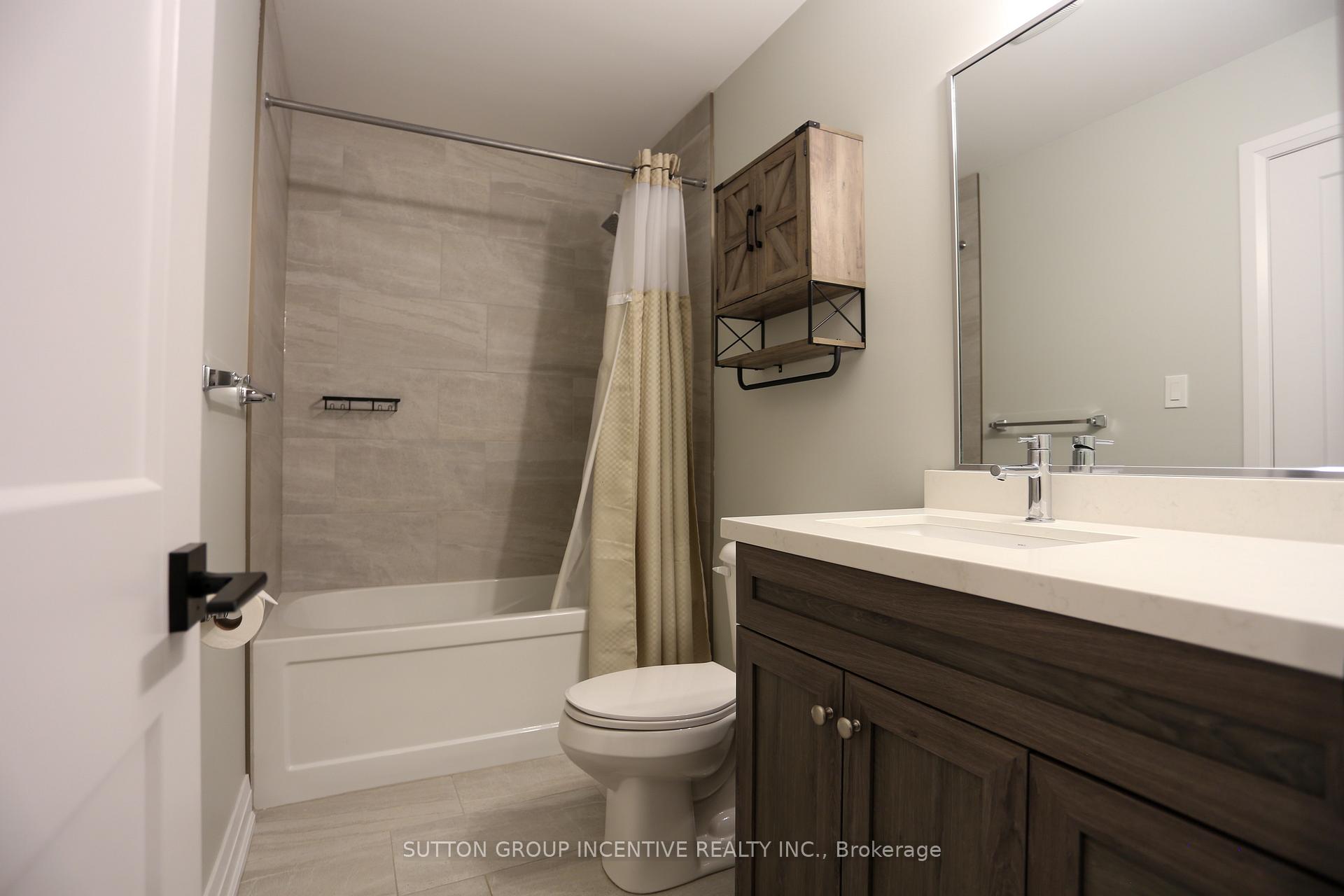 Photo 13 of 6 Stonehart Lane, Barrie, East Bayfield — HOMEH