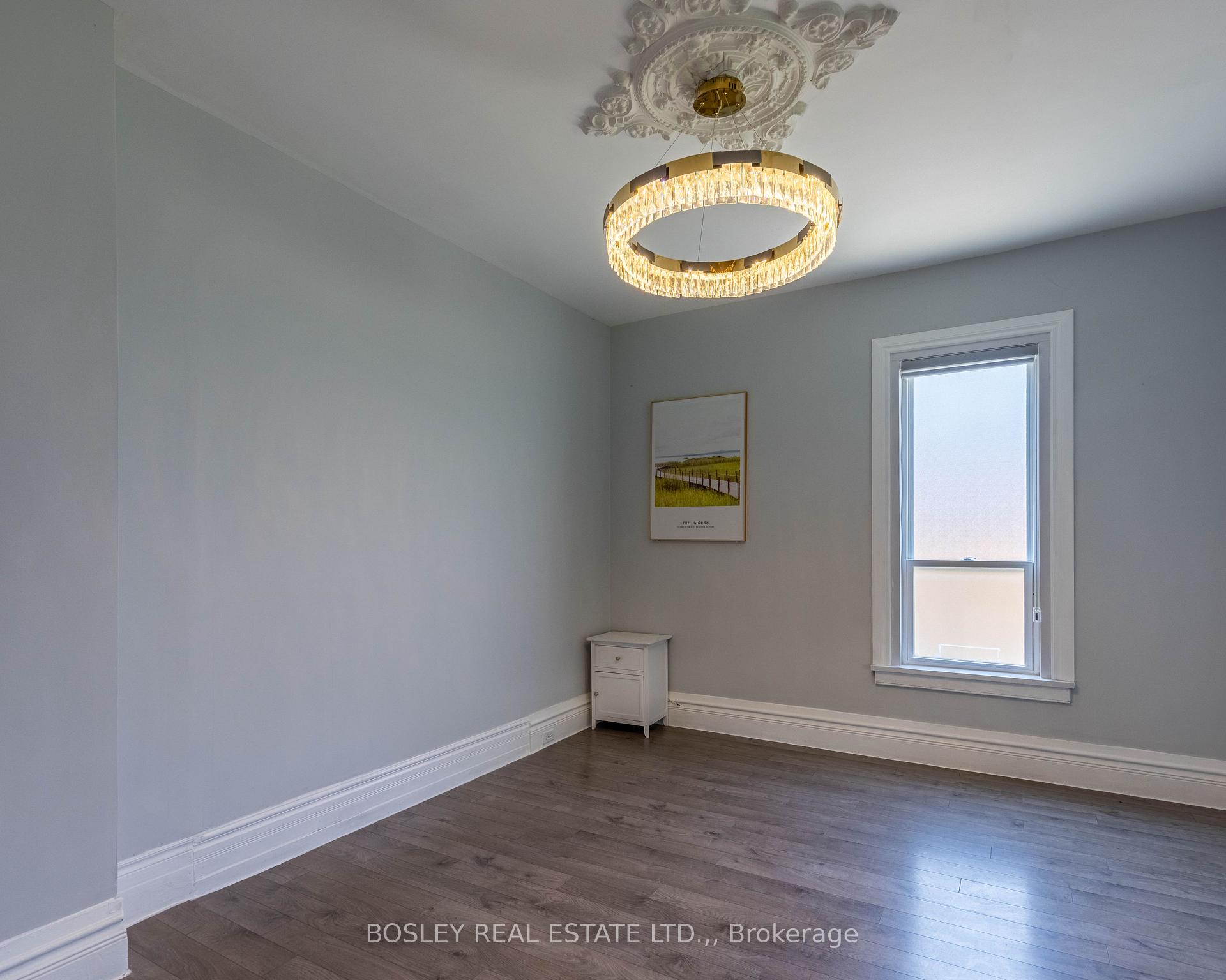 Photo 9 of 4466 Fourth Avenue, Niagara Falls, Downtown — HOMEH