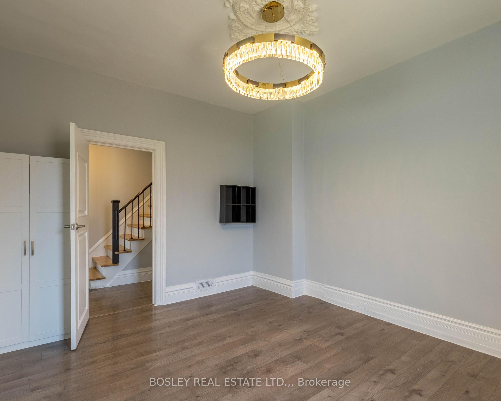 Photo 10 of 4466 Fourth Avenue, Niagara Falls, Downtown — HOMEH