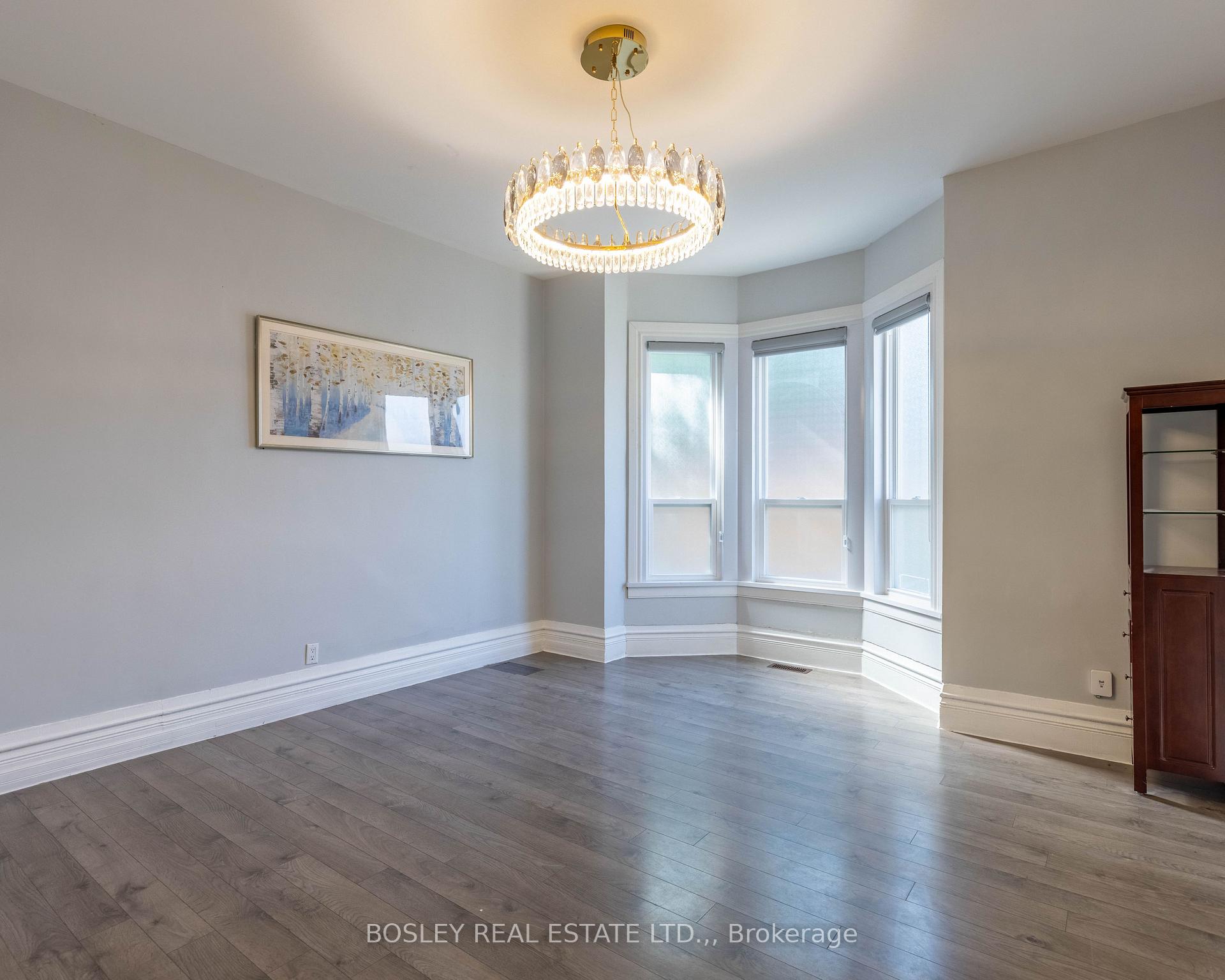 Photo 11 of 4466 Fourth Avenue, Niagara Falls, Downtown — HOMEH
