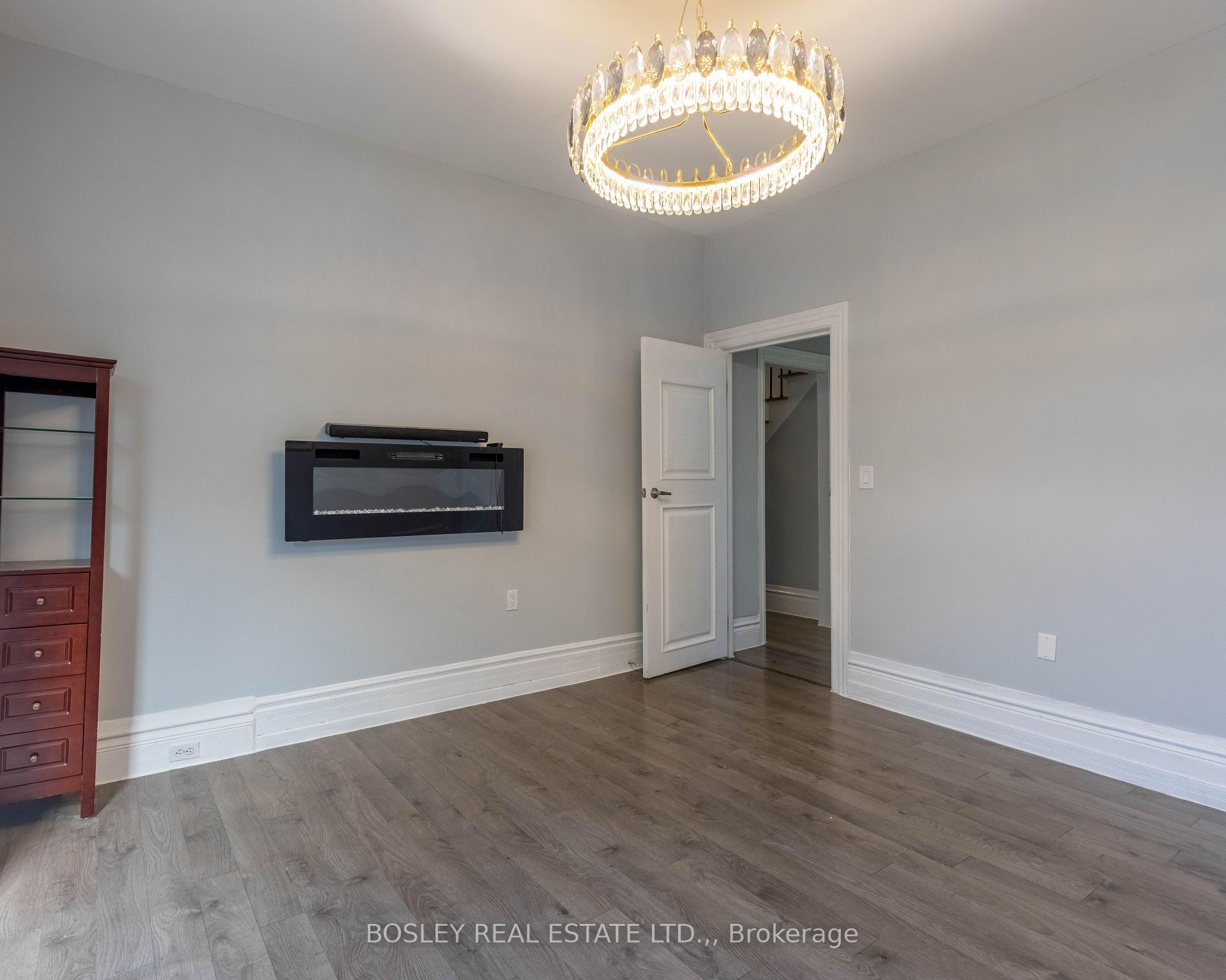 Photo 12 of 4466 Fourth Avenue, Niagara Falls, Downtown — HOMEH
