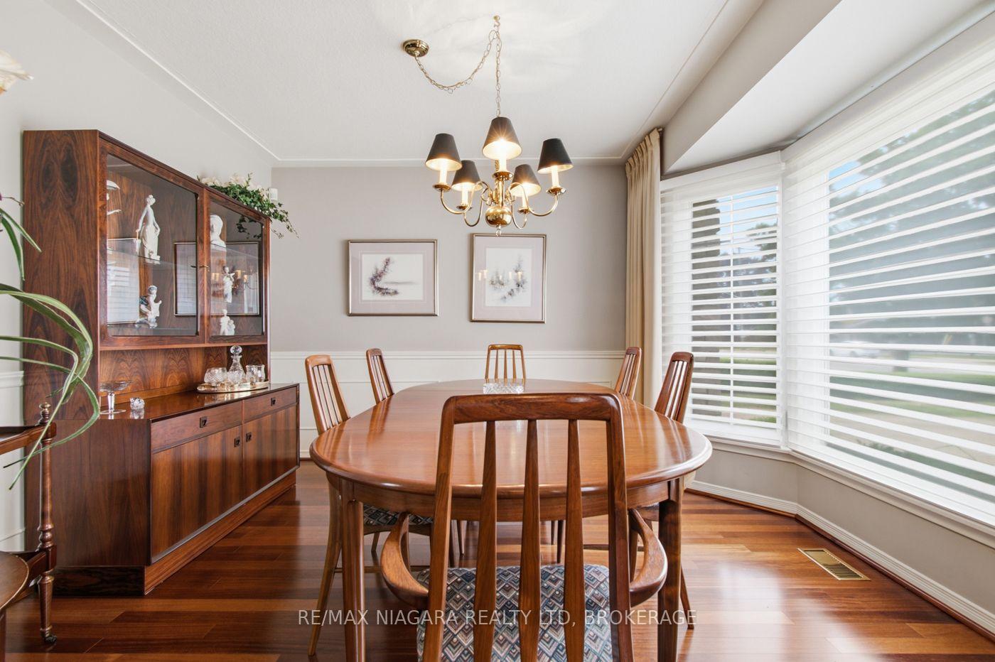 Photo 4 of 82 Lakeshore Road, St. Catharines, Lakeport — HOMEH