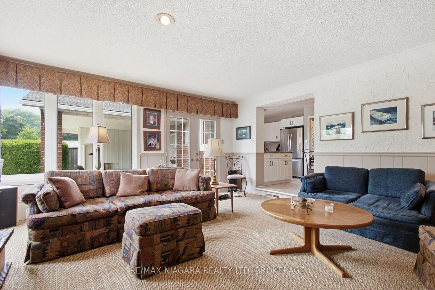 Photo 5 of 82 Lakeshore Road, St. Catharines, Lakeport — HOMEH