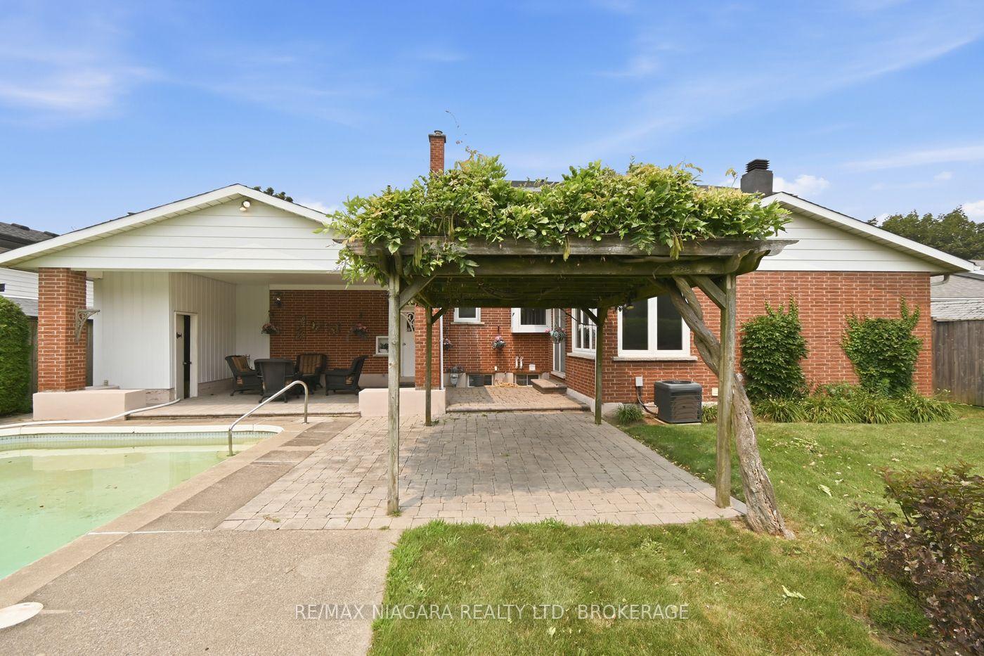 Photo 26 of 82 Lakeshore Road, St. Catharines, Lakeport — HOMEH
