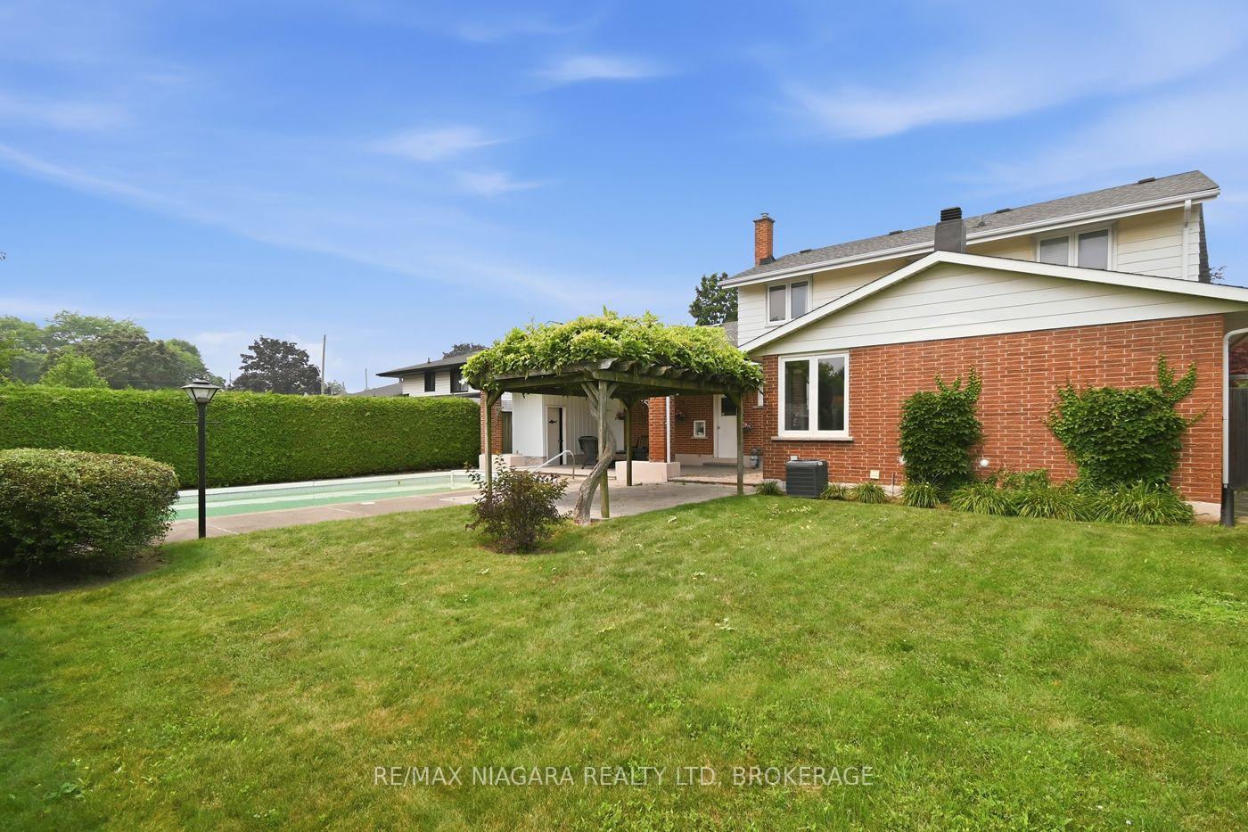 Photo 27 of 82 Lakeshore Road, St. Catharines, Lakeport — HOMEH