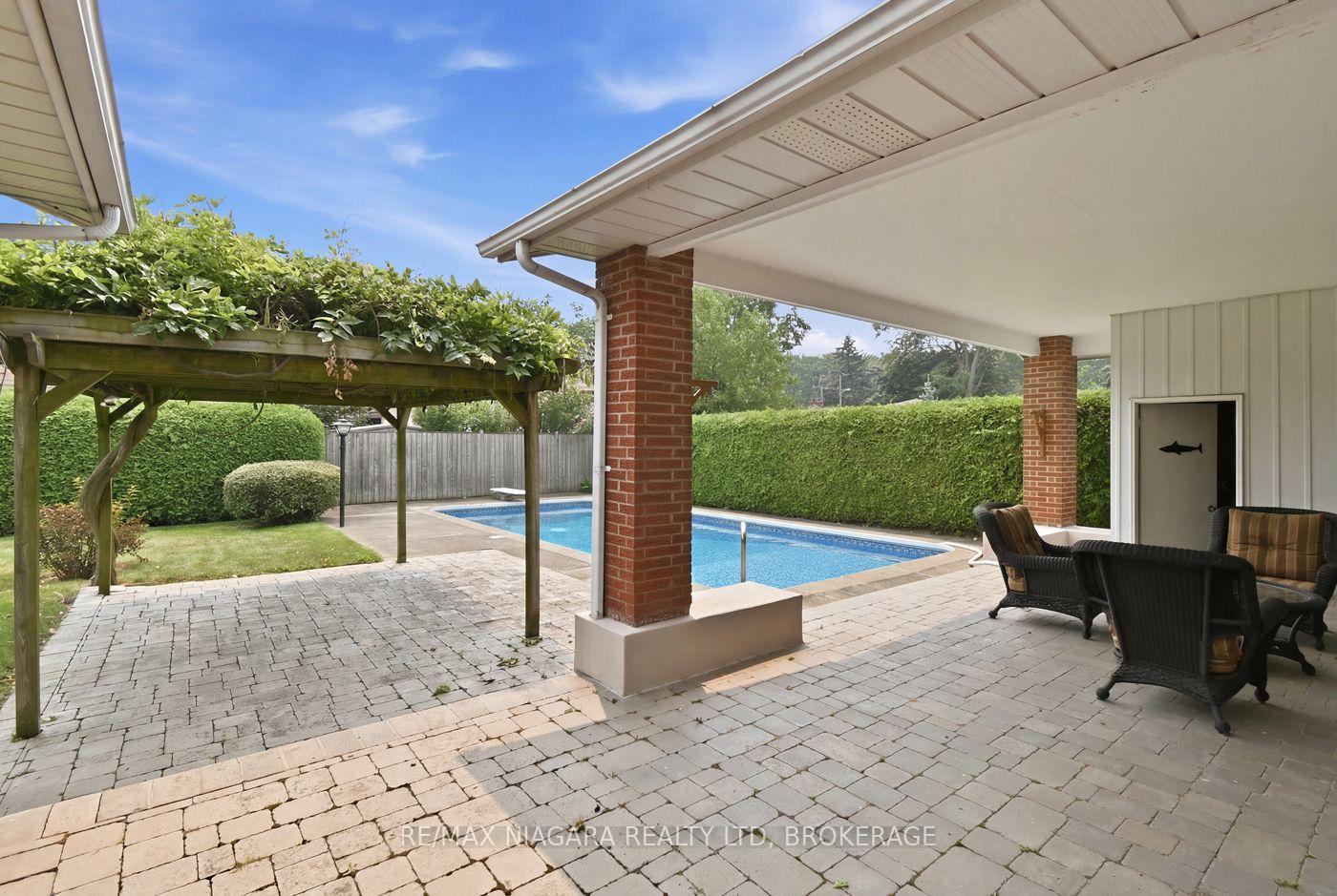 Photo 28 of 82 Lakeshore Road, St. Catharines, Lakeport — HOMEH