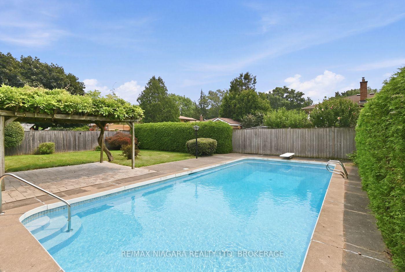 Photo 30 of 82 Lakeshore Road, St. Catharines, Lakeport — HOMEH