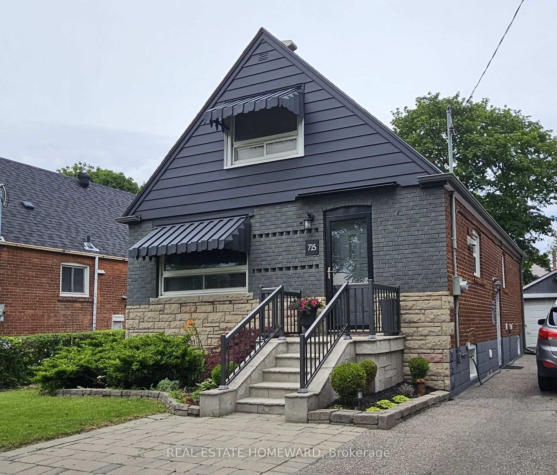 Photo 1 of 715 Pharmacy Avenue, Scarborough, Clairlea-Birchmount — HOMEH