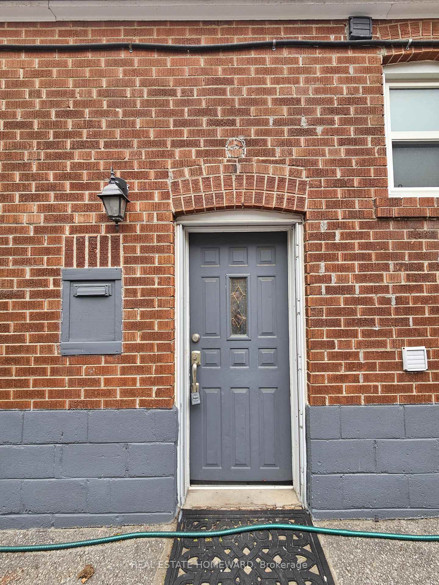 Photo 2 of 715 Pharmacy Avenue, Scarborough, Clairlea-Birchmount — HOMEH