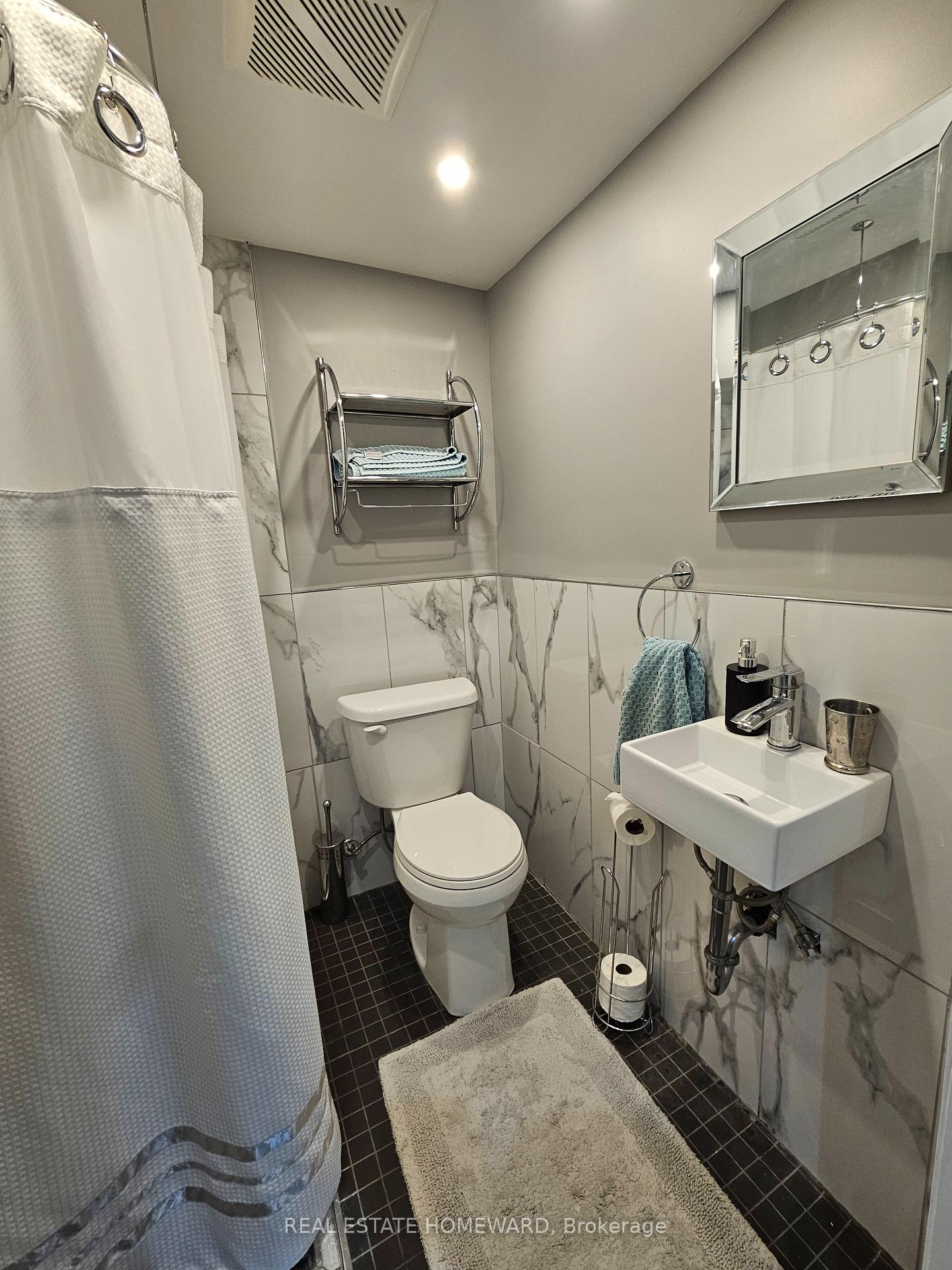 Photo 16 of 715 Pharmacy Avenue, Scarborough, Clairlea-Birchmount — HOMEH