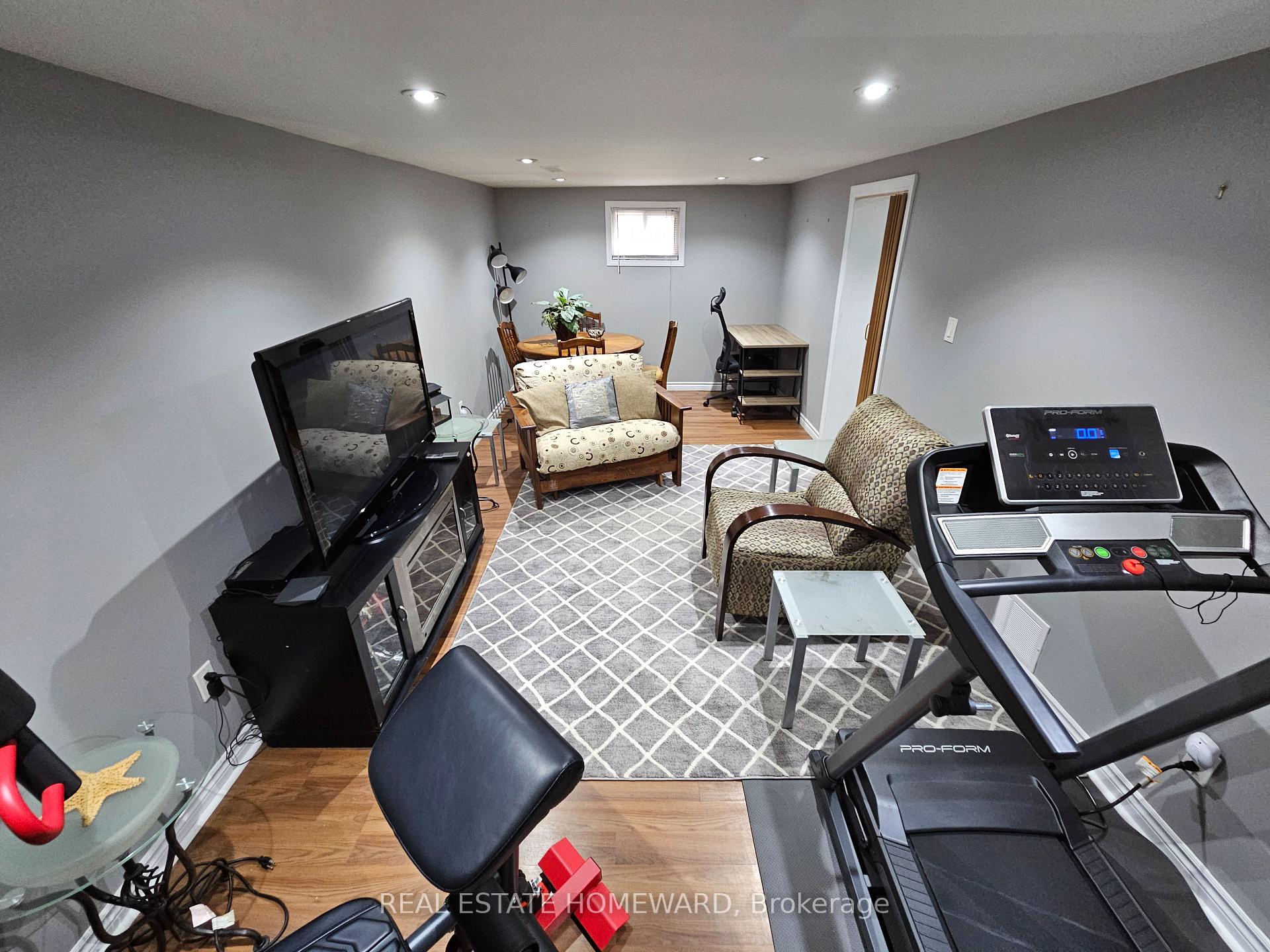 Photo 22 of 715 Pharmacy Avenue, Scarborough, Clairlea-Birchmount — HOMEH