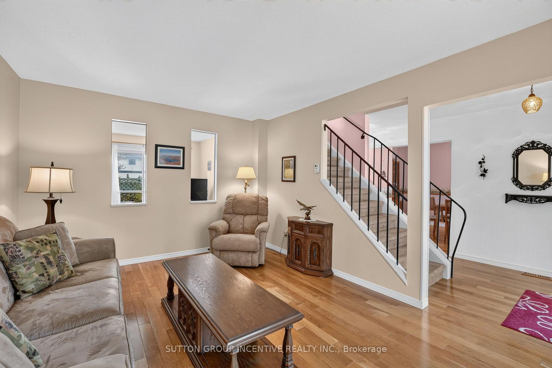 Photo 3 of 63 Heather Street, Barrie, Sunnidale — HOMEH