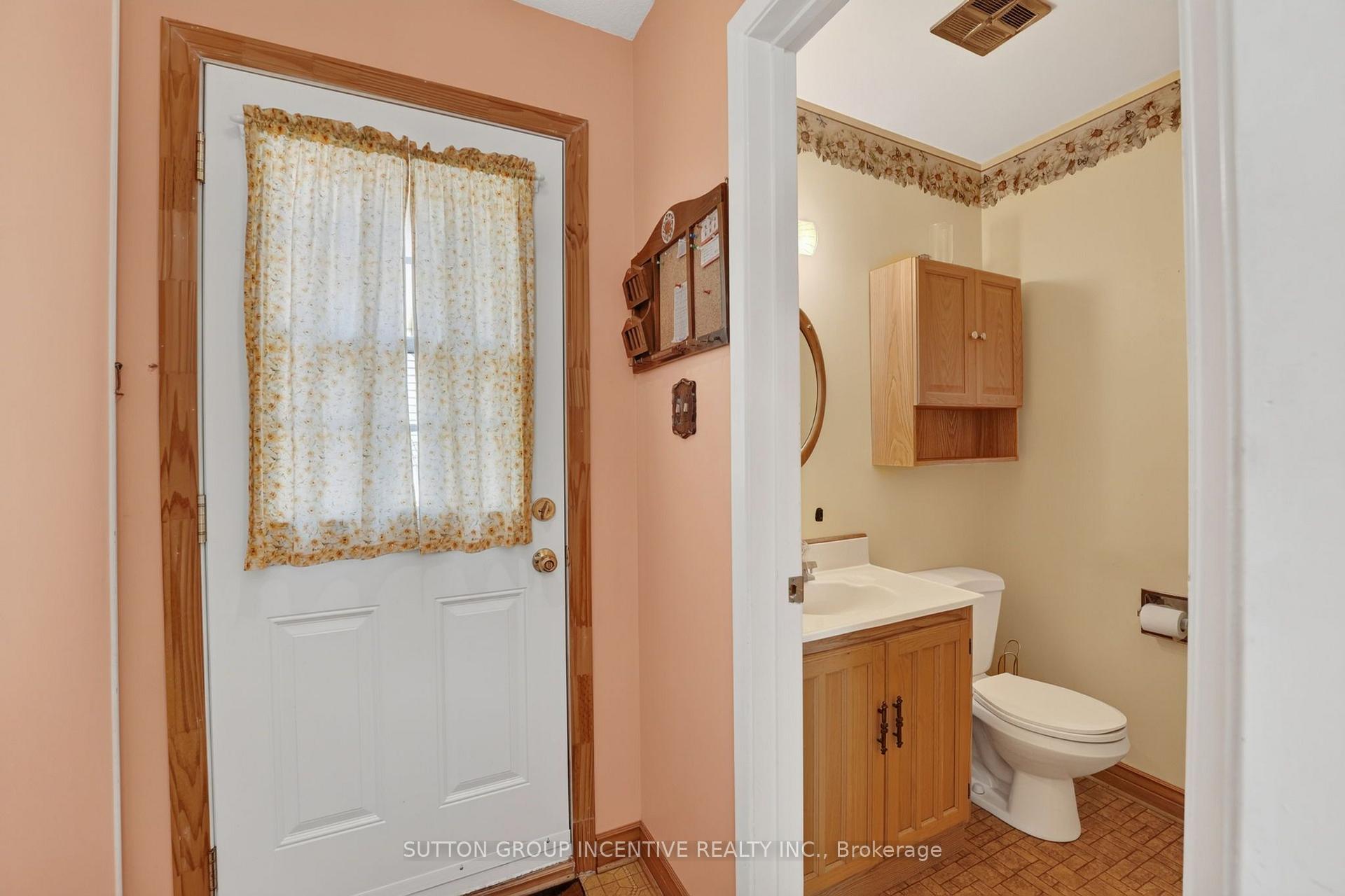 Photo 9 of 63 Heather Street, Barrie, Sunnidale — HOMEH