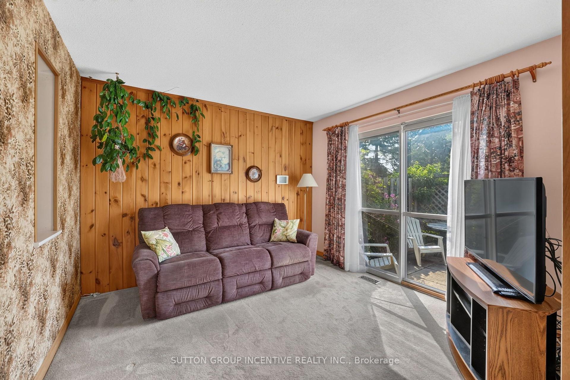 Photo 10 of 63 Heather Street, Barrie, Sunnidale — HOMEH