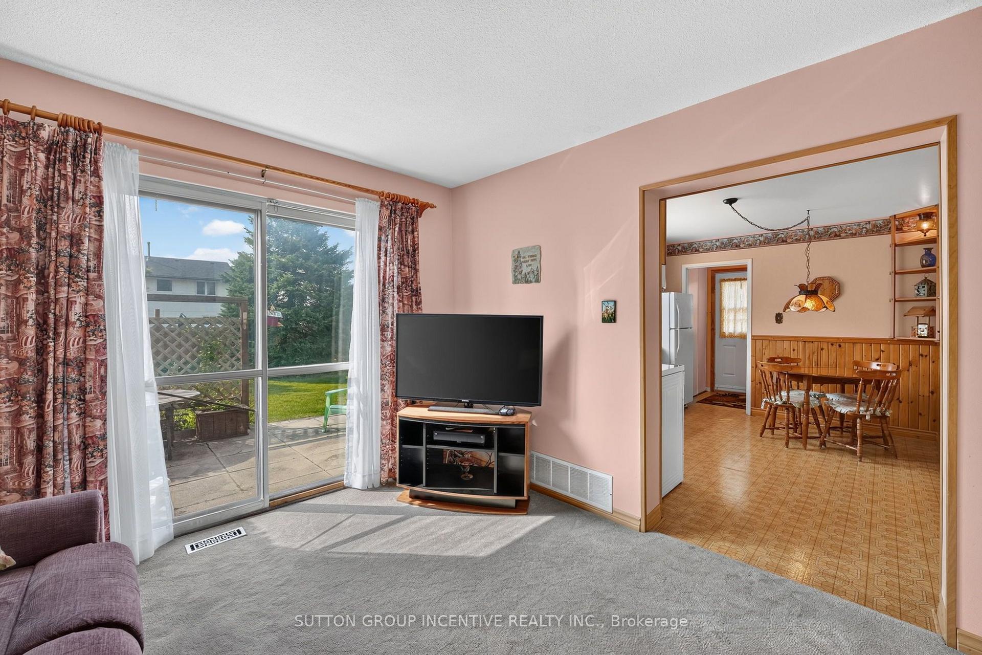 Photo 11 of 63 Heather Street, Barrie, Sunnidale — HOMEH