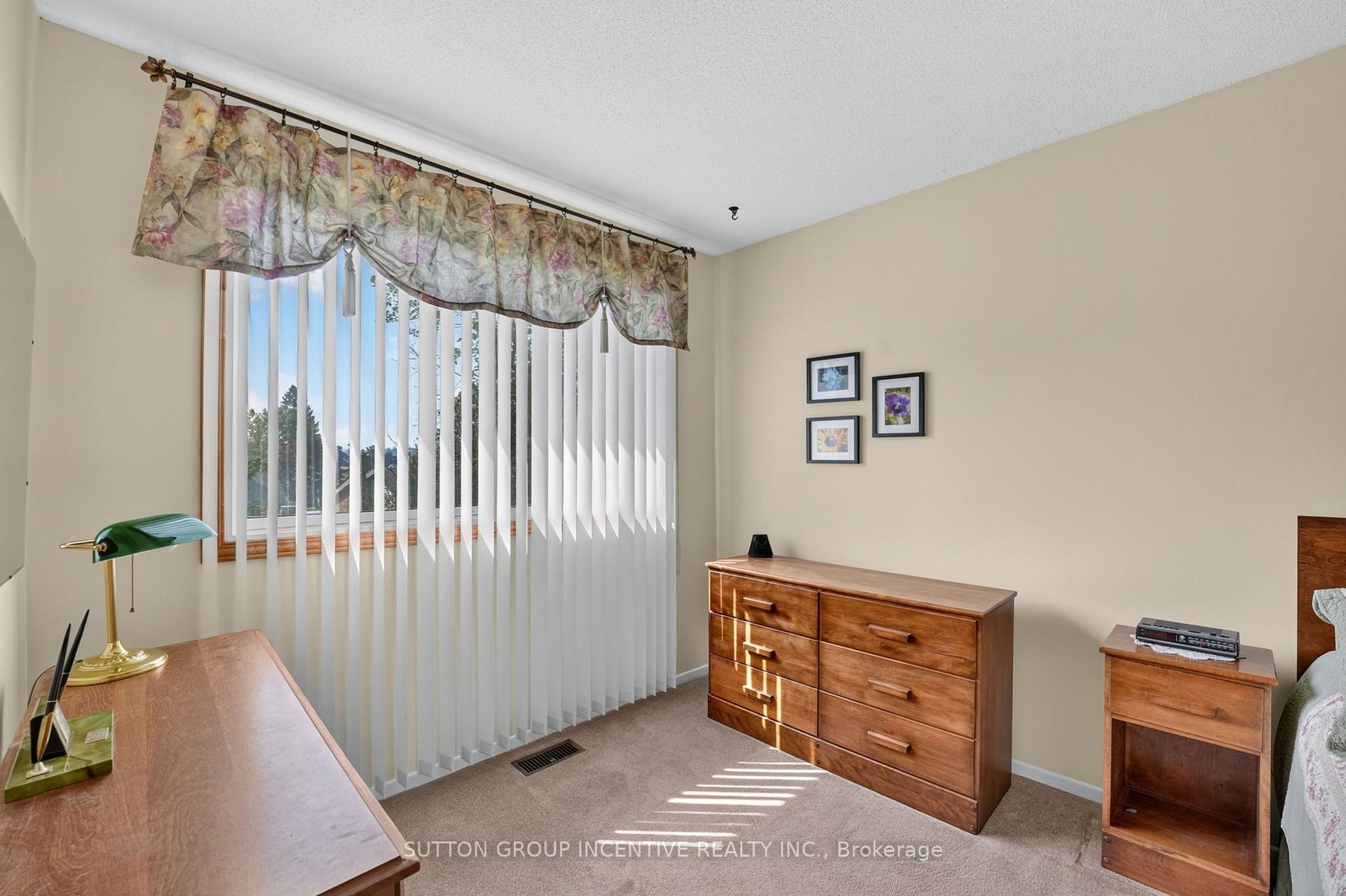 Photo 16 of 63 Heather Street, Barrie, Sunnidale — HOMEH