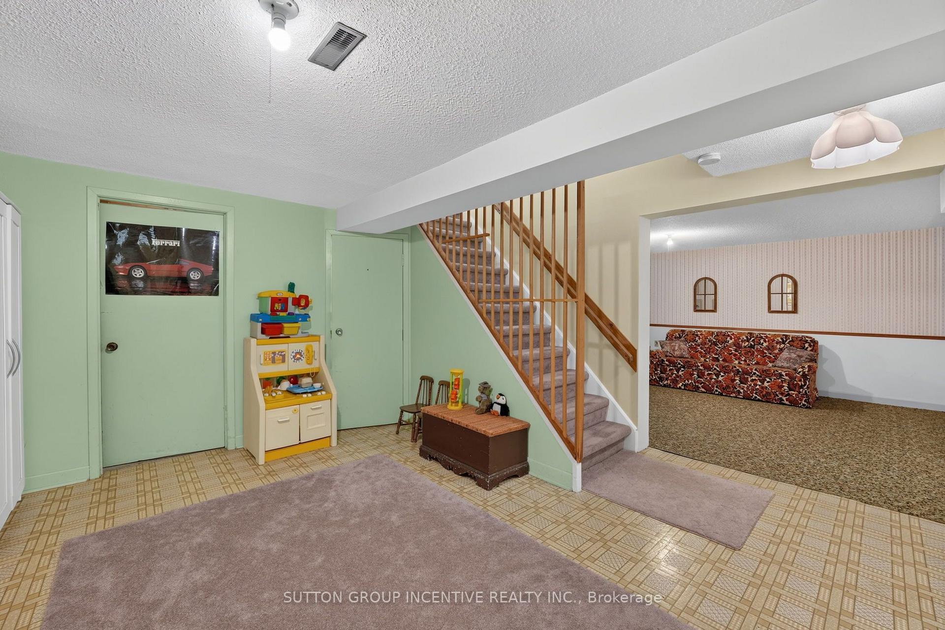 Photo 24 of 63 Heather Street, Barrie, Sunnidale — HOMEH