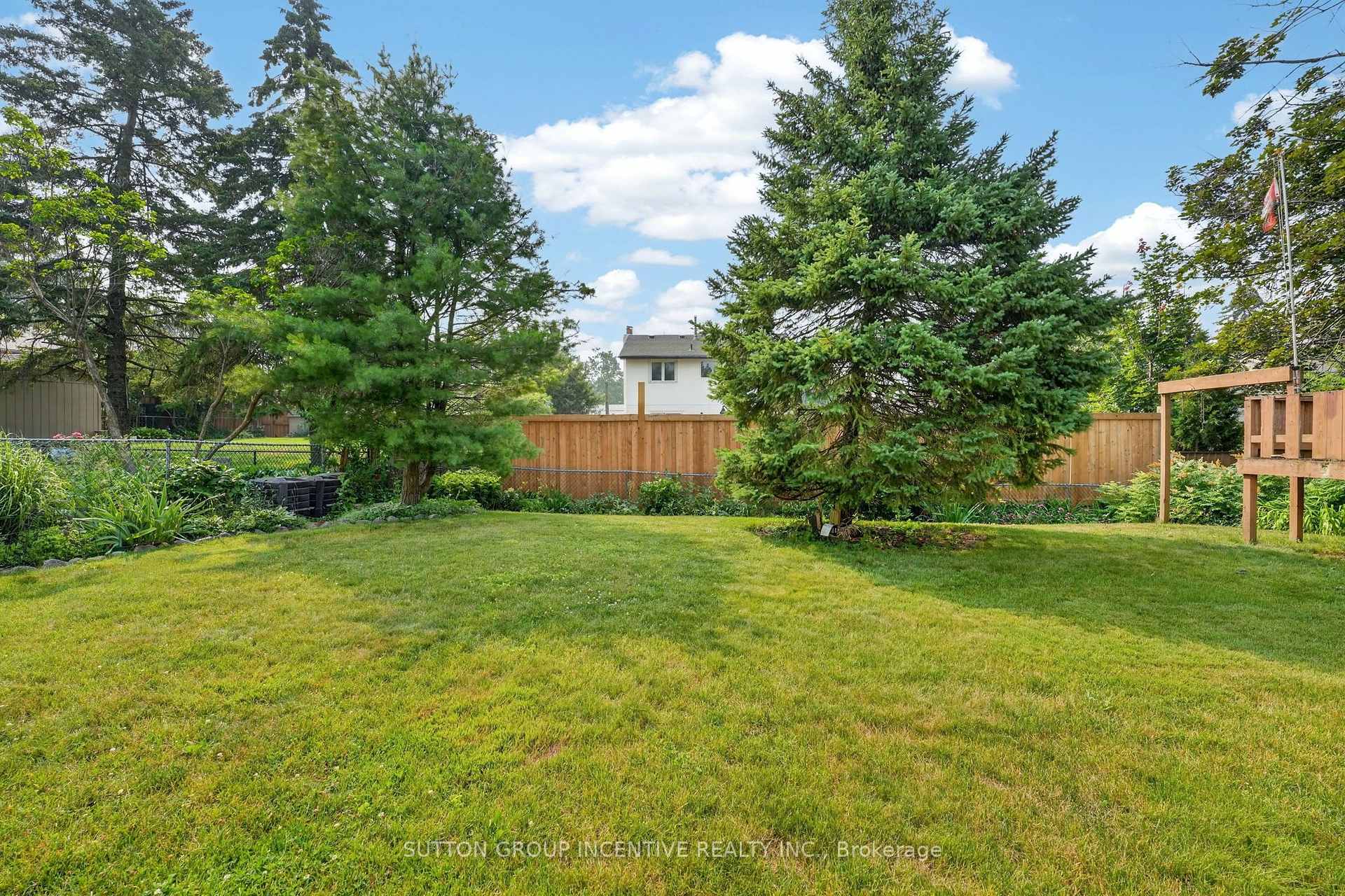 Photo 26 of 63 Heather Street, Barrie, Sunnidale — HOMEH