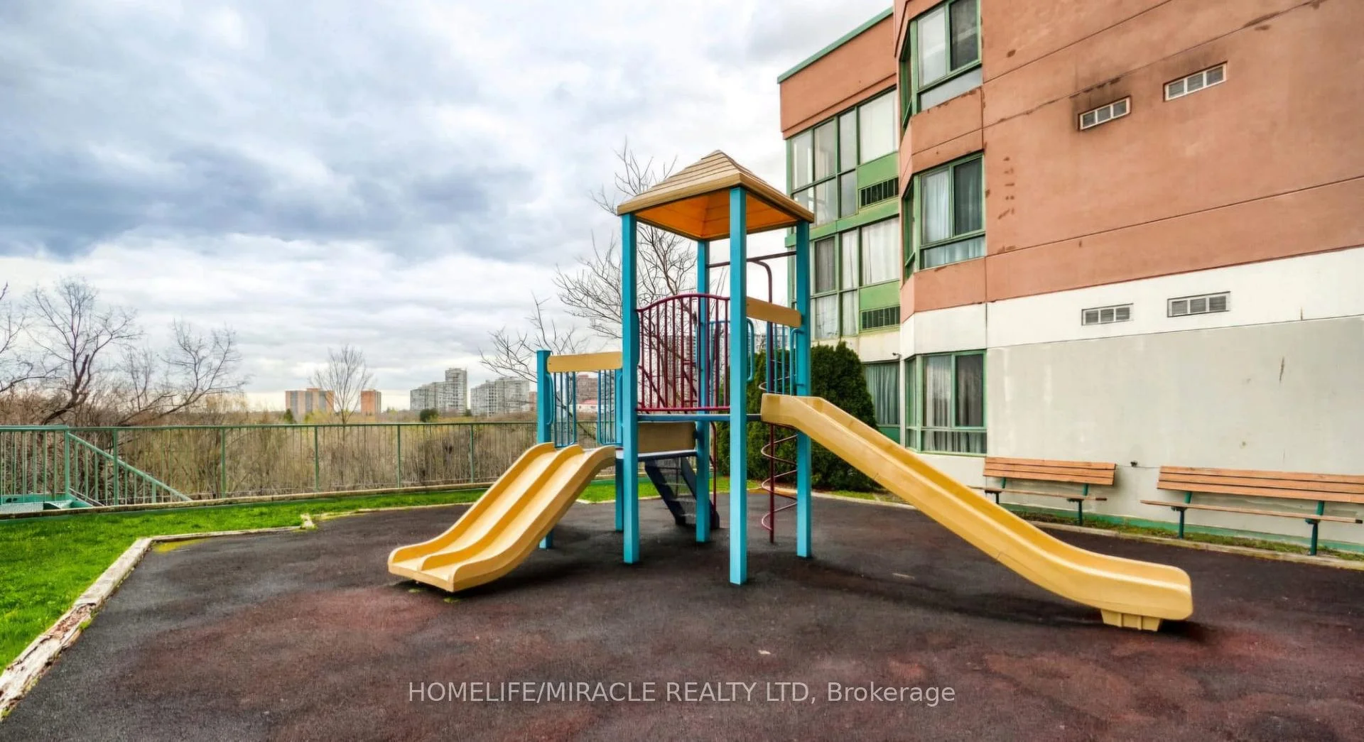 Photo 12 of Unit 1108, 41 Markbrook Lane, Etobicoke, Mount Olive-Silverstone-Jamestown — HOMEH