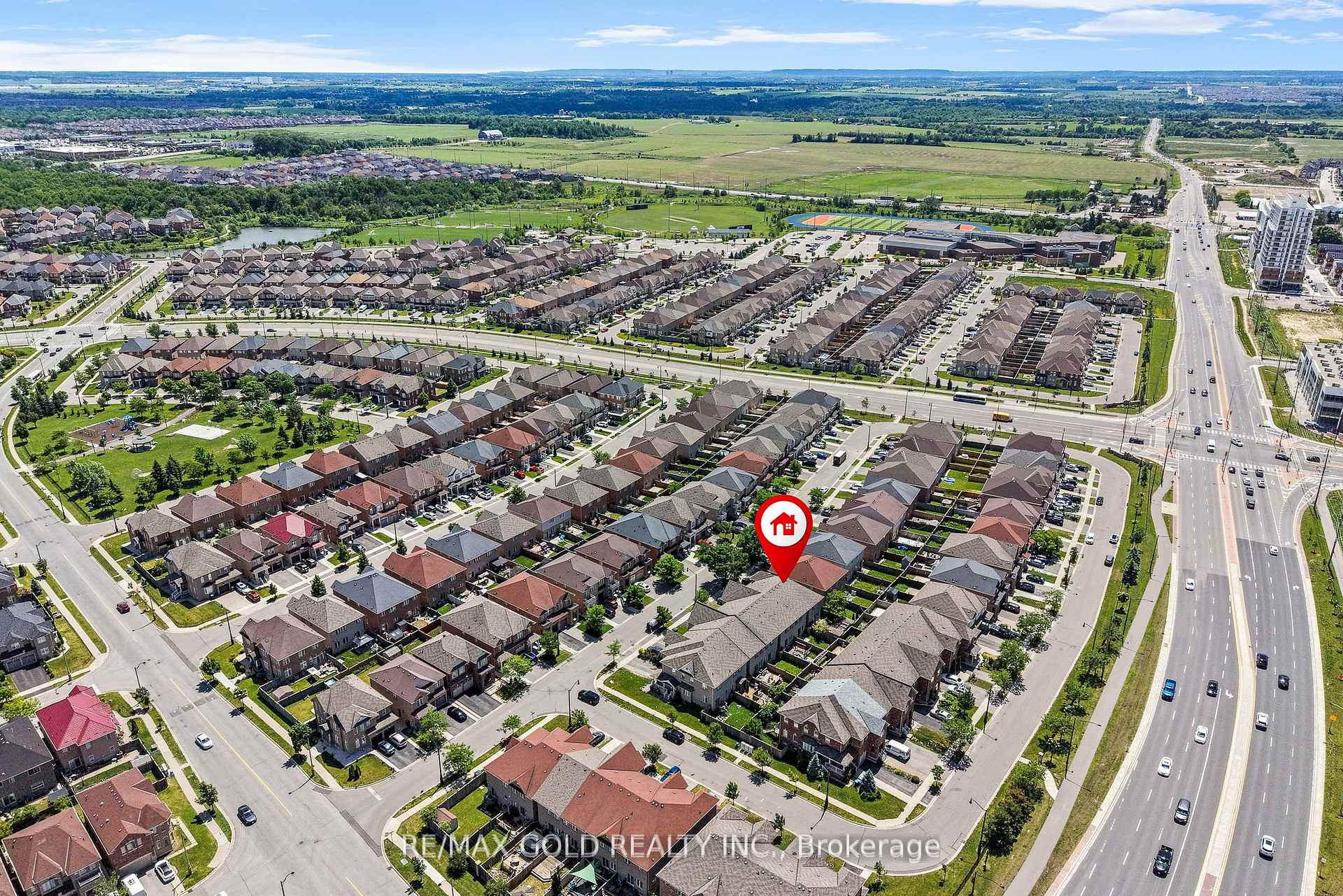 Photo 7 of 25 Frenchpark Circle, Brampton, Credit Valley — HOMEH