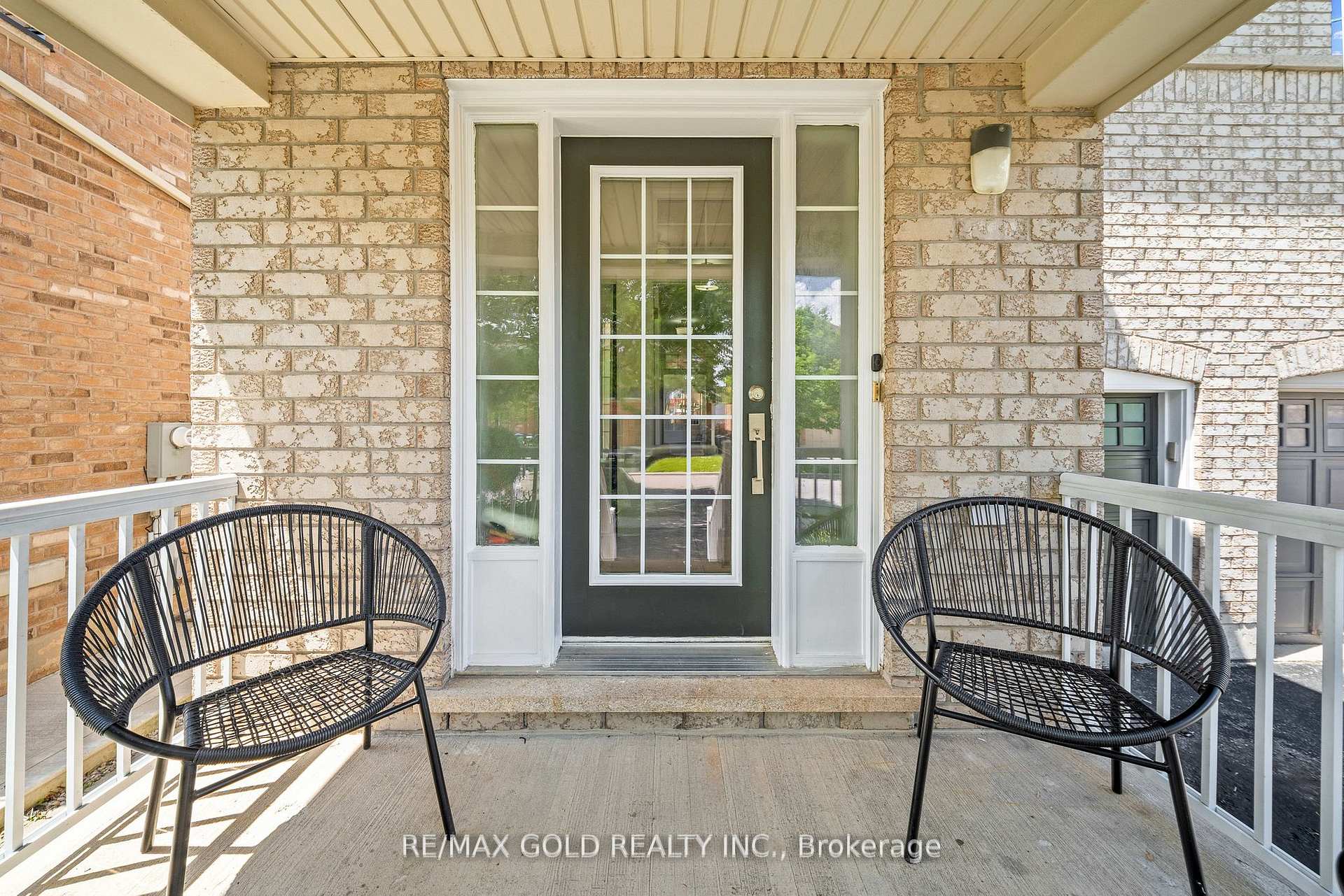 Photo 12 of 25 Frenchpark Circle, Brampton, Credit Valley — HOMEH