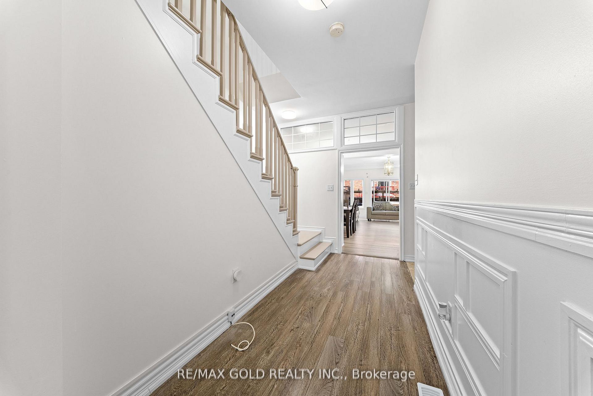 Photo 15 of 25 Frenchpark Circle, Brampton, Credit Valley — HOMEH