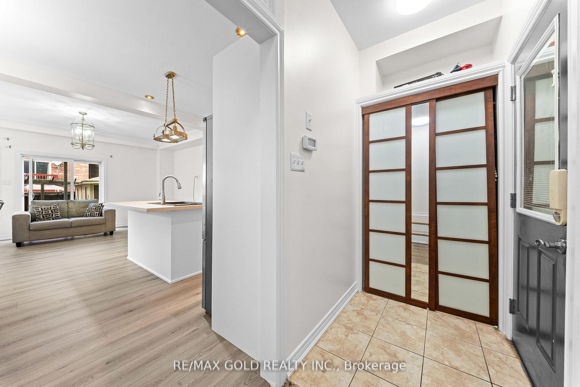 Photo 17 of 25 Frenchpark Circle, Brampton, Credit Valley — HOMEH