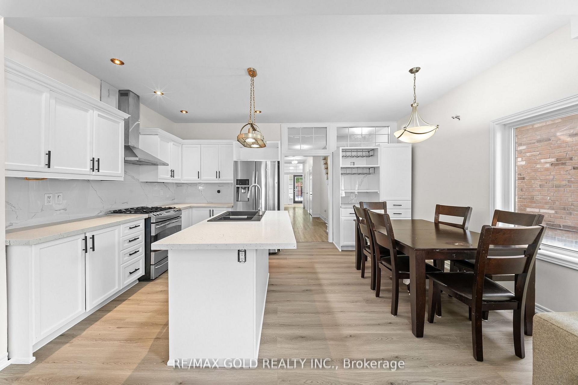 Photo 19 of 25 Frenchpark Circle, Brampton, Credit Valley — HOMEH