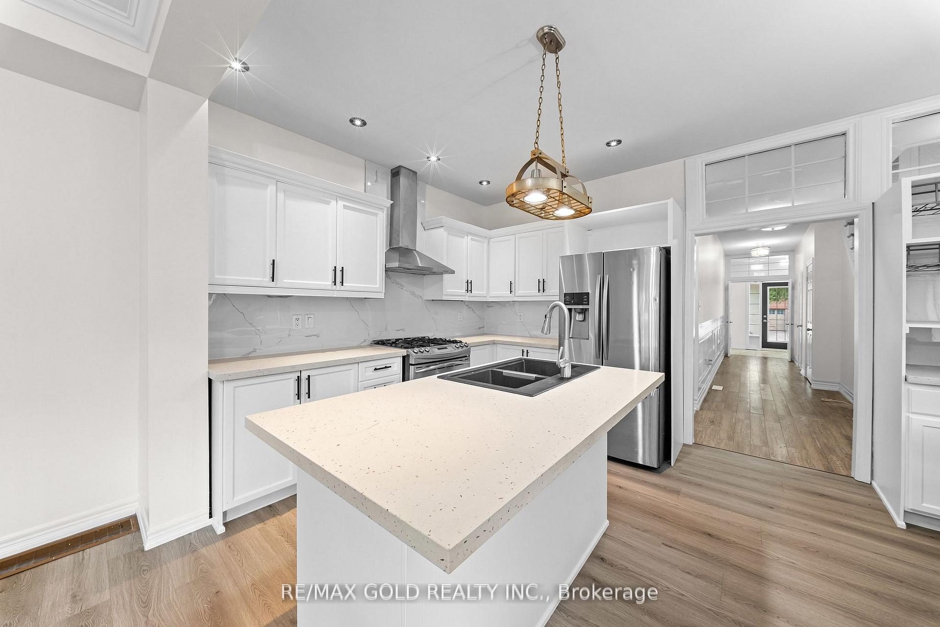 Photo 21 of 25 Frenchpark Circle, Brampton, Credit Valley — HOMEH