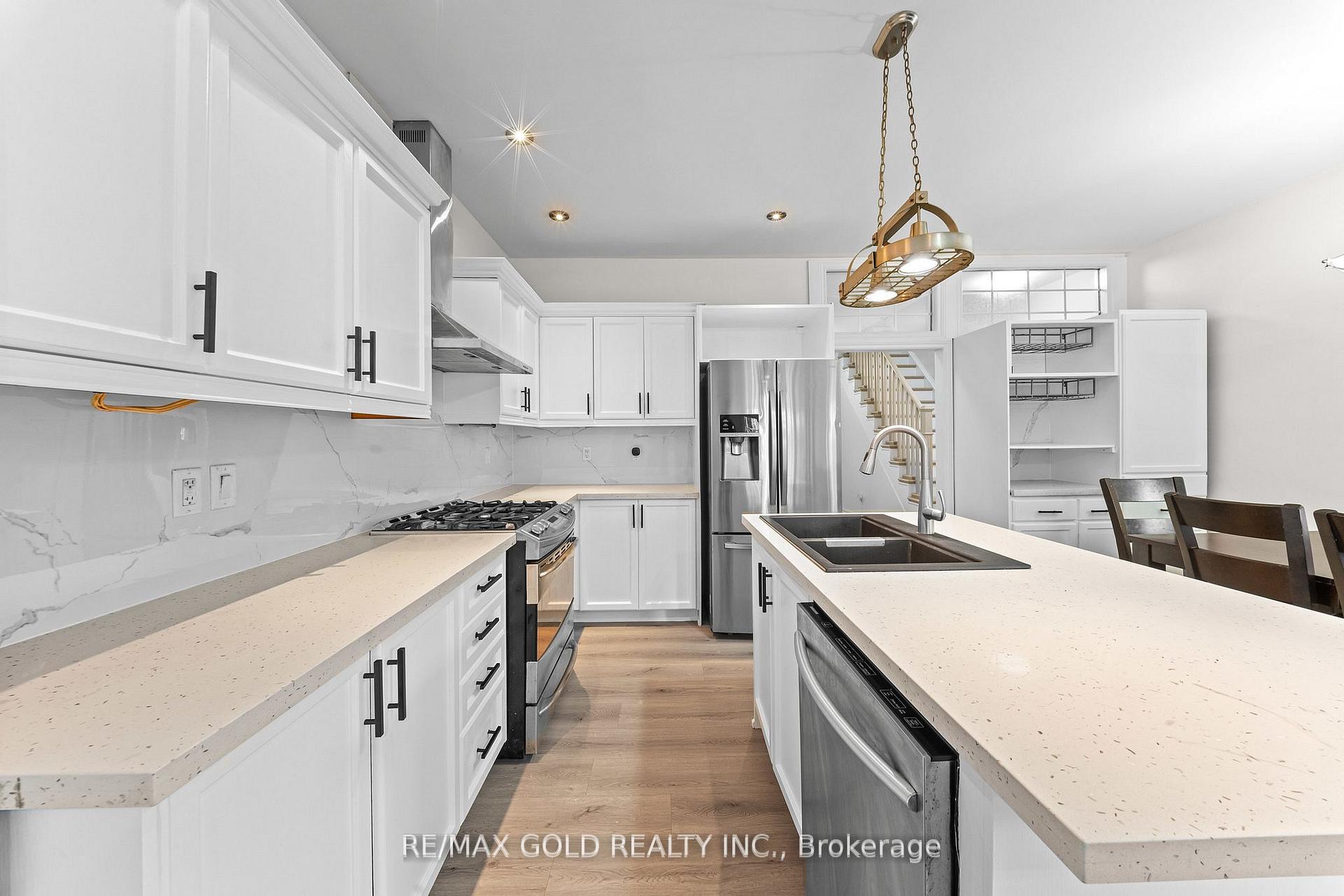 Photo 22 of 25 Frenchpark Circle, Brampton, Credit Valley — HOMEH