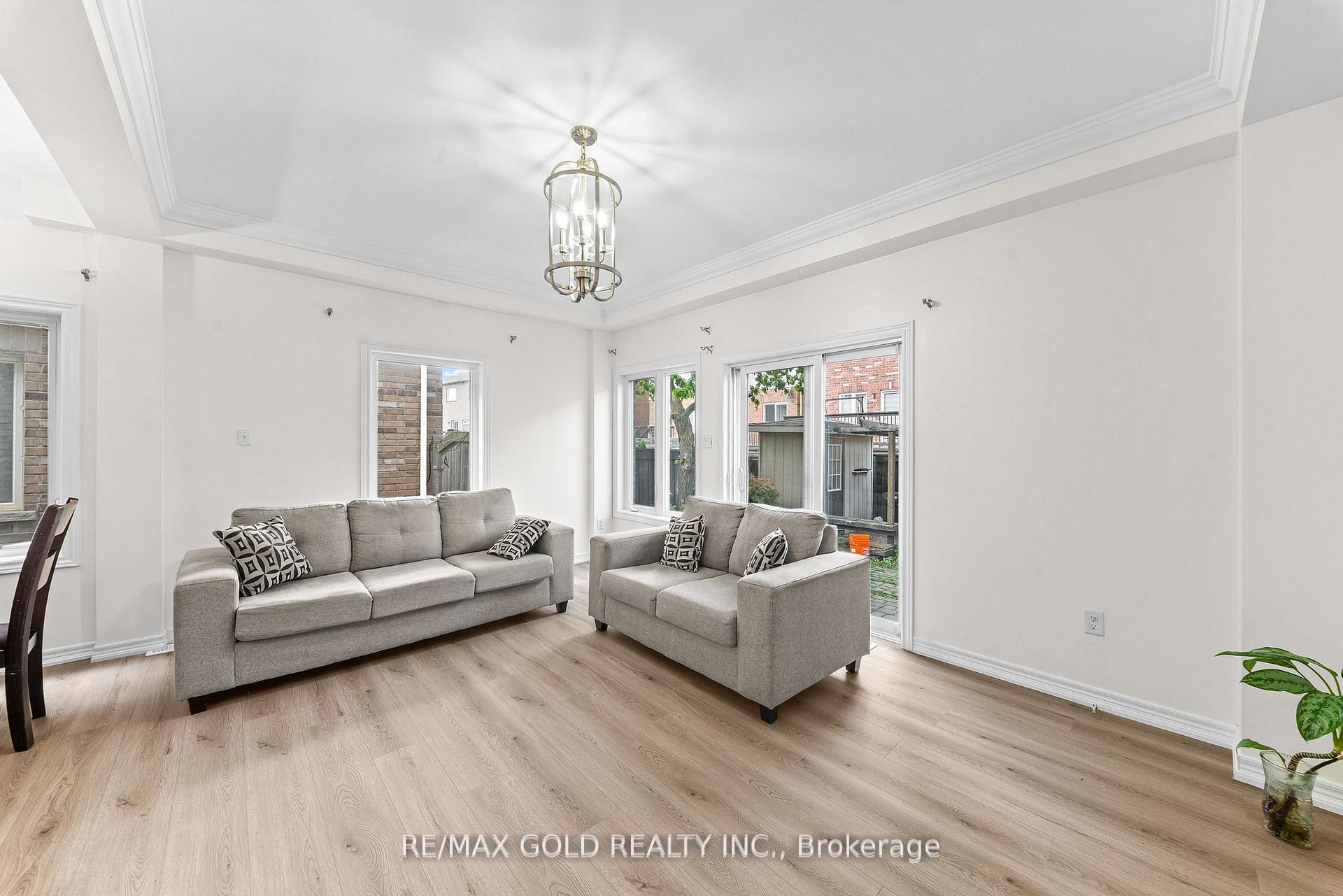 Photo 26 of 25 Frenchpark Circle, Brampton, Credit Valley — HOMEH