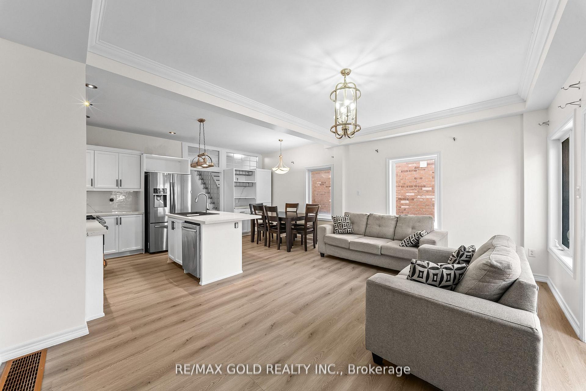 Photo 27 of 25 Frenchpark Circle, Brampton, Credit Valley — HOMEH
