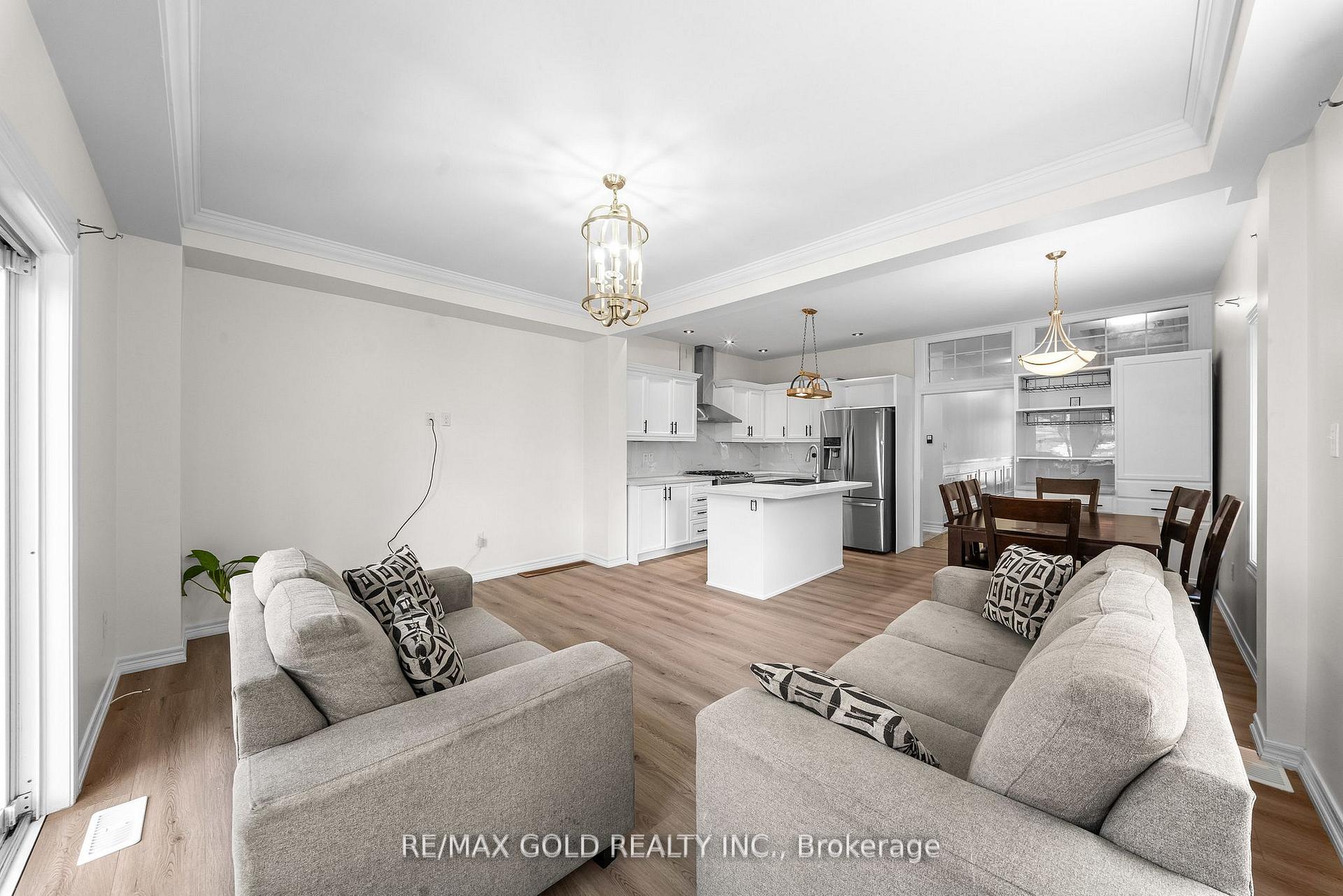 Photo 28 of 25 Frenchpark Circle, Brampton, Credit Valley — HOMEH