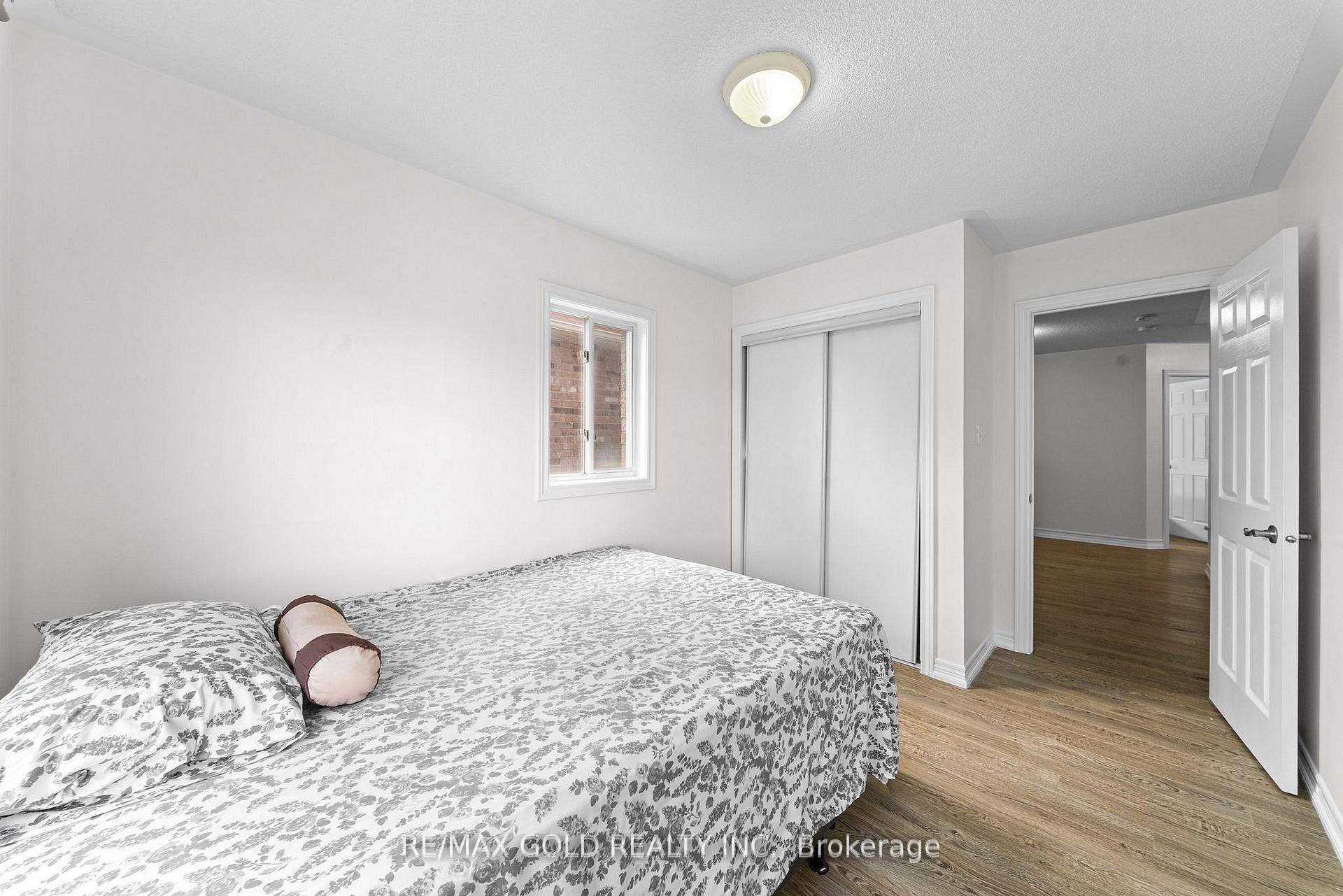 Photo 34 of 25 Frenchpark Circle, Brampton, Credit Valley — HOMEH