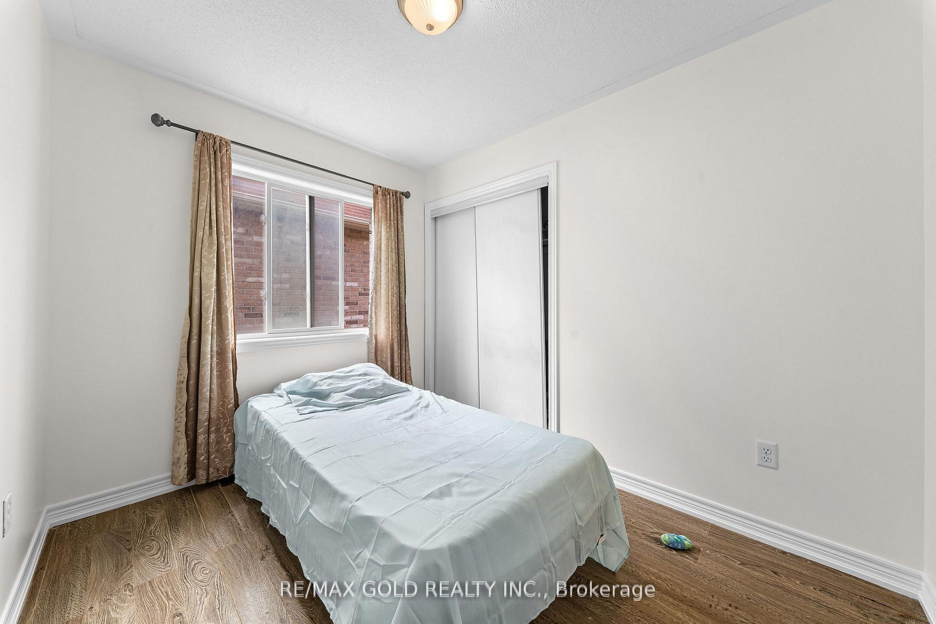 Photo 35 of 25 Frenchpark Circle, Brampton, Credit Valley — HOMEH