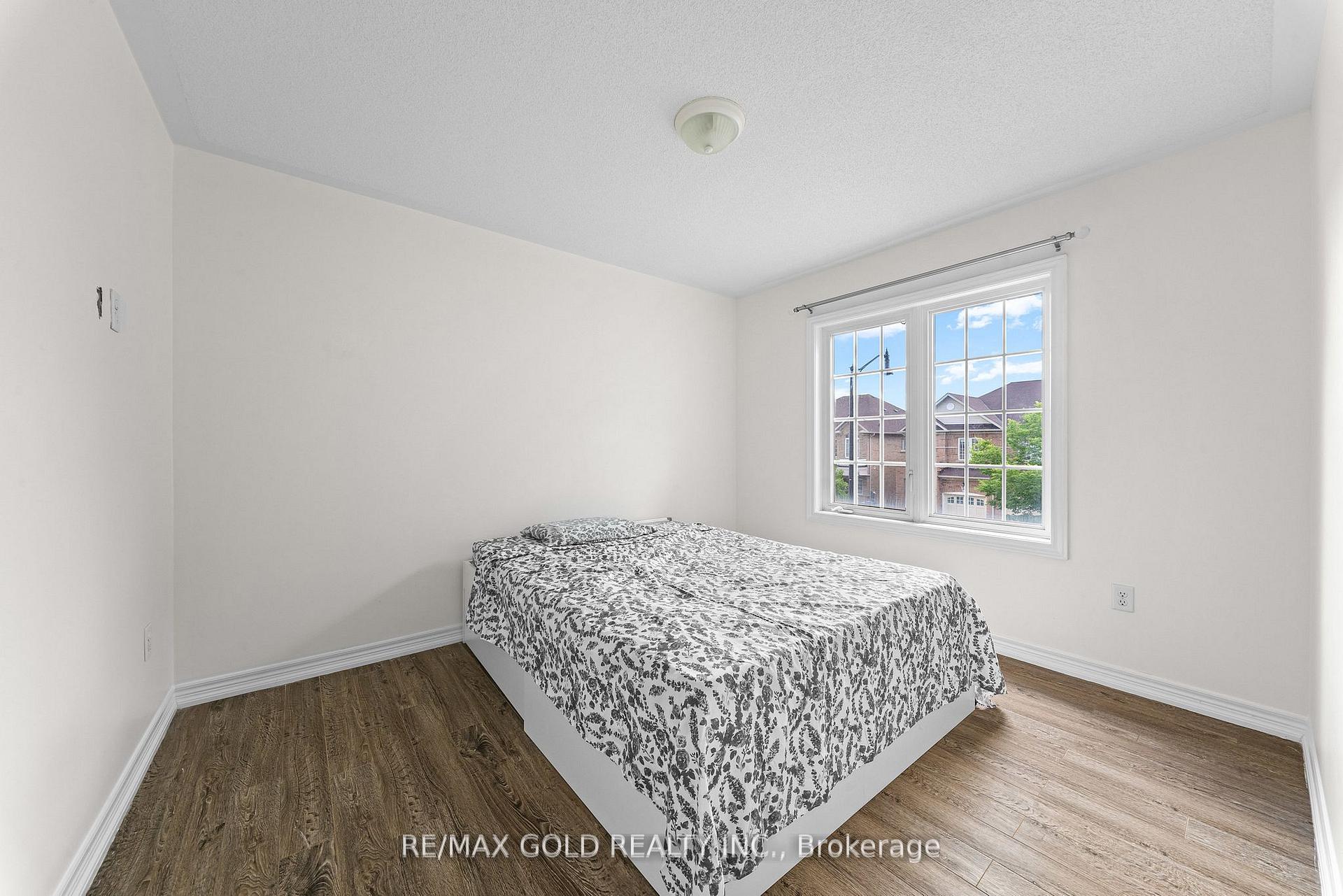 Photo 43 of 25 Frenchpark Circle, Brampton, Credit Valley — HOMEH