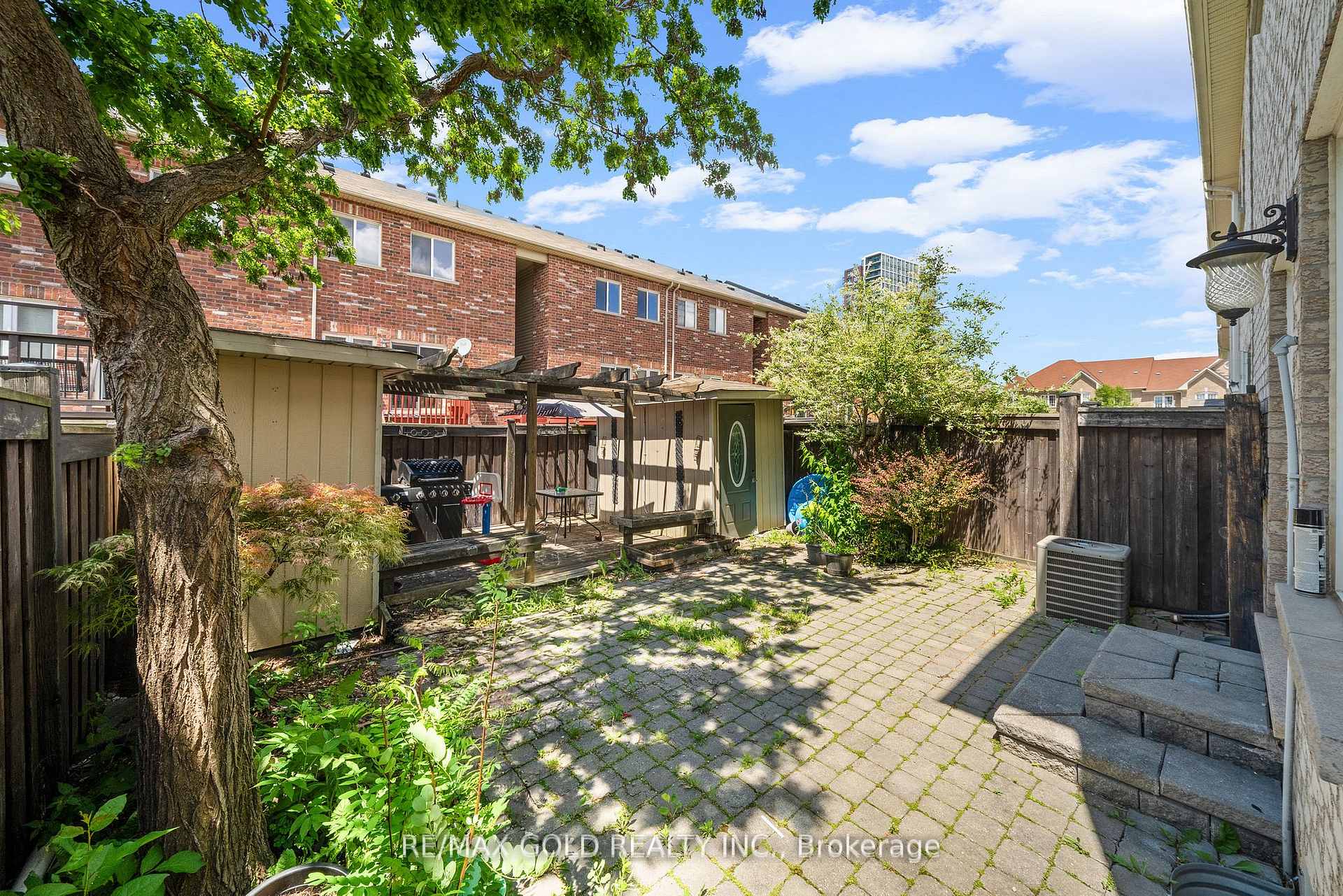 Photo 46 of 25 Frenchpark Circle, Brampton, Credit Valley — HOMEH