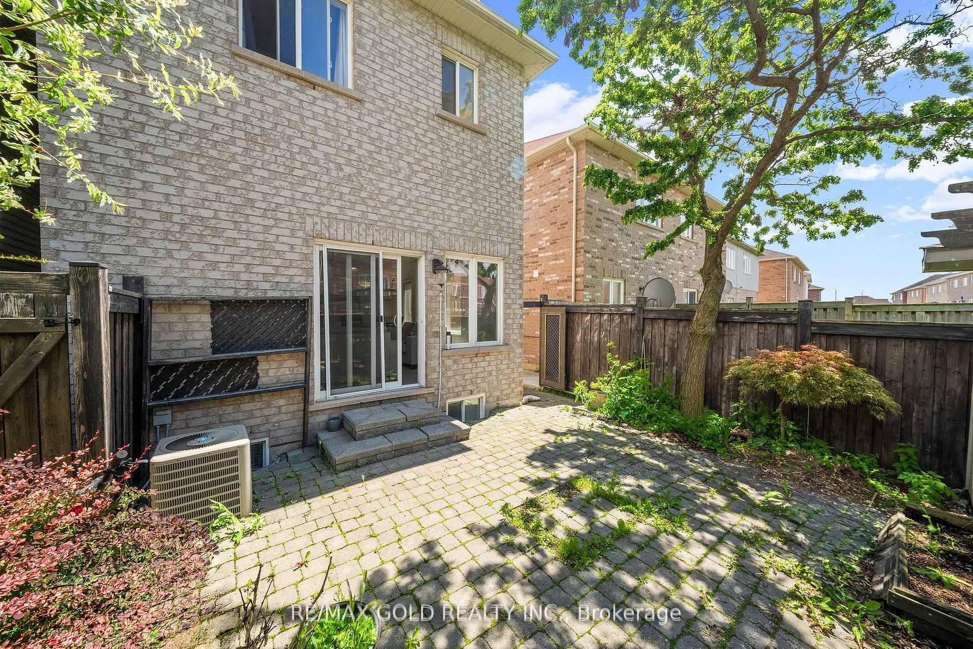 Photo 47 of 25 Frenchpark Circle, Brampton, Credit Valley — HOMEH