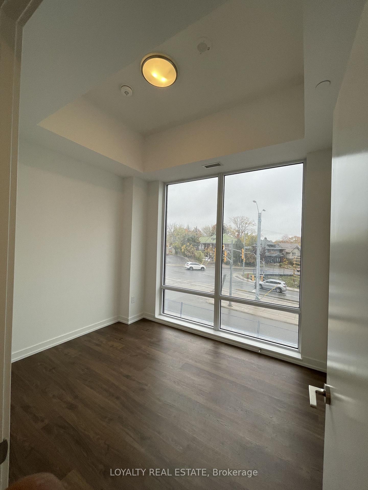 Photo 6 of Unit 207, 5 Wellington Street S, Kitchener, KW Hospital — HOMEH
