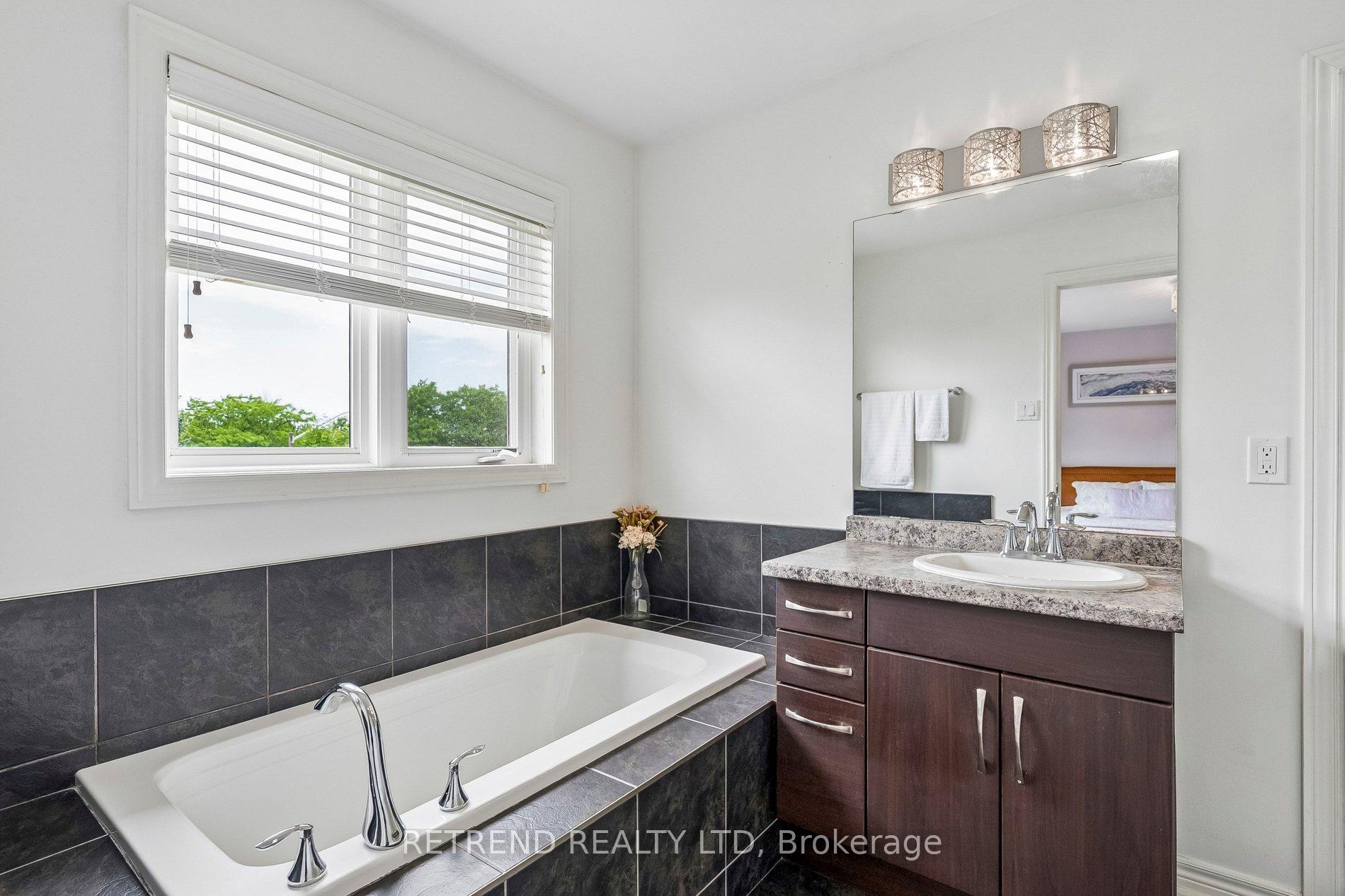 Photo 26 of 73 Videl Crescent N, St. Catharines, Grapeview — HOMEH