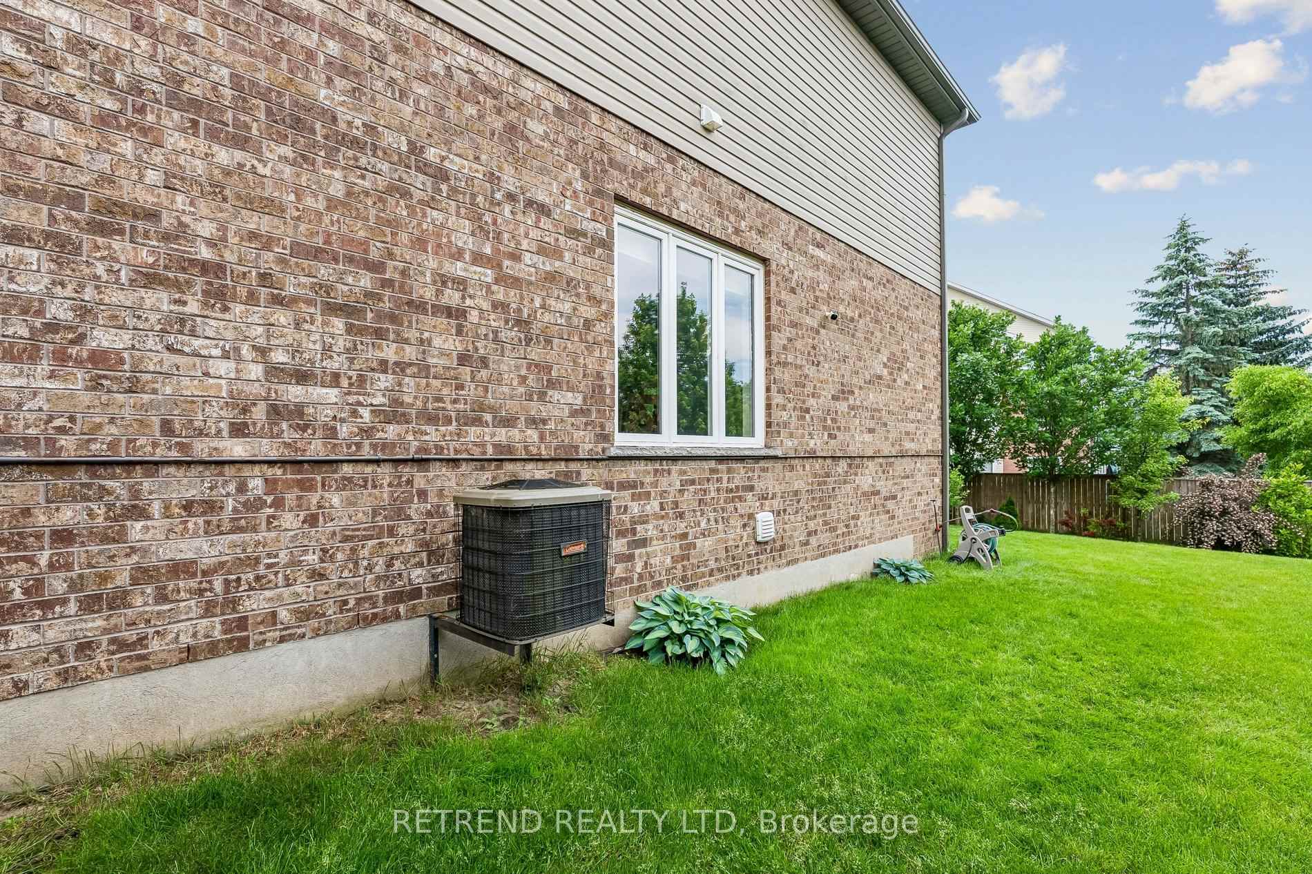 Photo 38 of 73 Videl Crescent N, St. Catharines, Grapeview — HOMEH
