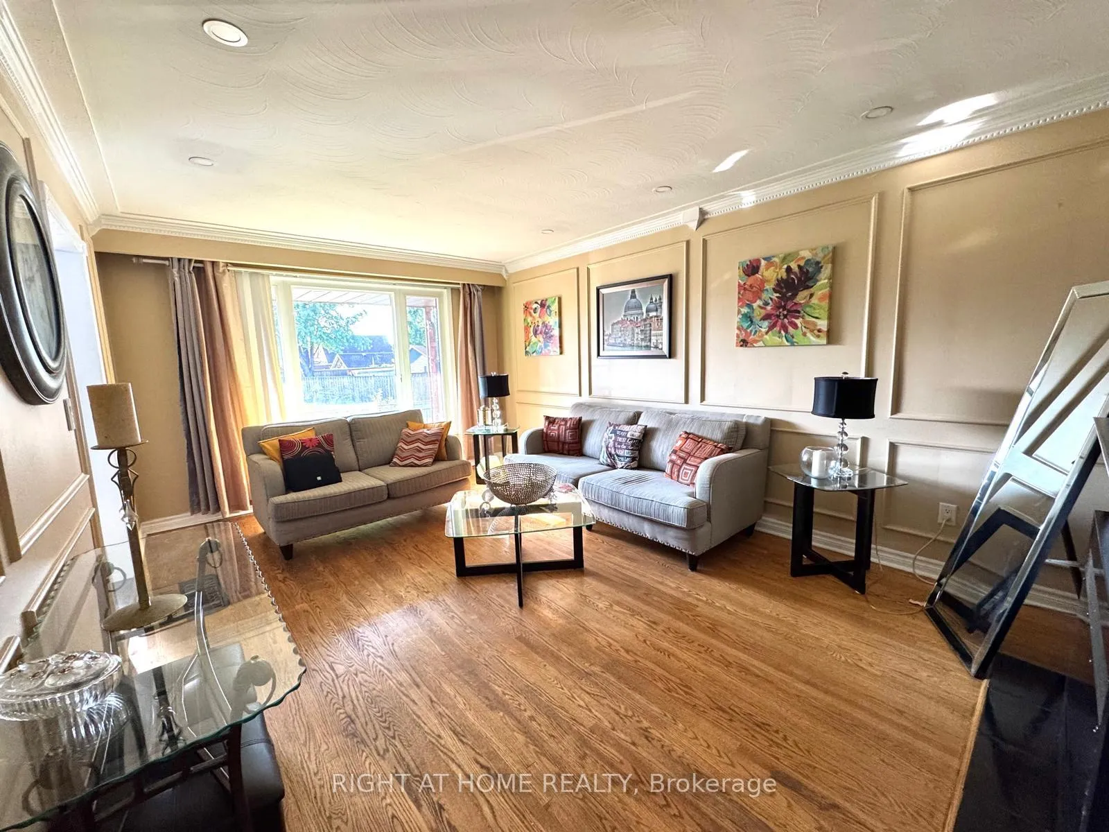 Photo 10 of 816 Dunn Avenue N, Hamilton, Parkview — HOMEH