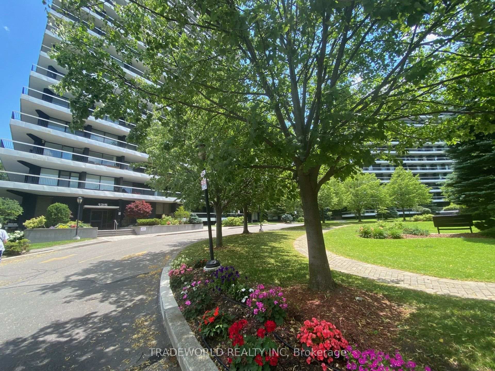 Photo 2 of Unit 1506, 135 Antibes Drive, North York, Westminster-Branson — HOMEH