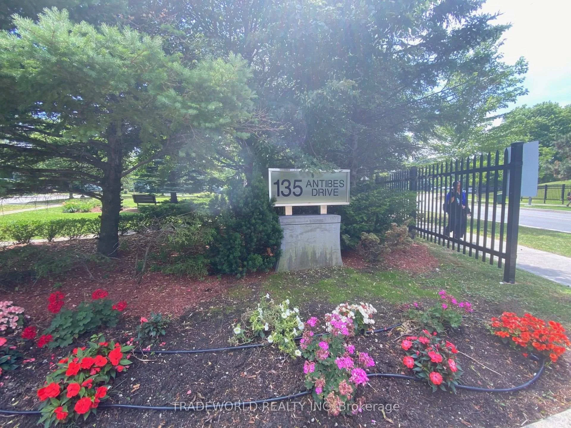 Photo 4 of Unit 1506, 135 Antibes Drive, North York, Westminster-Branson — HOMEH