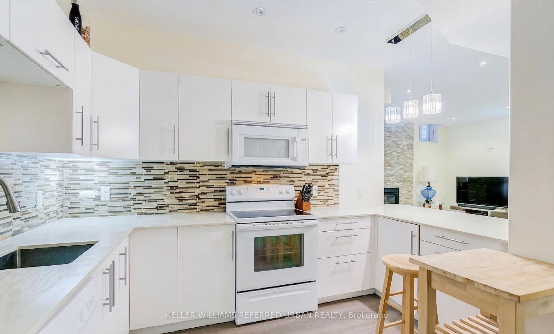 Photo 4 of Unit Bsmt, 161 Vanda Drive, Vaughan, Patterson — HOMEH