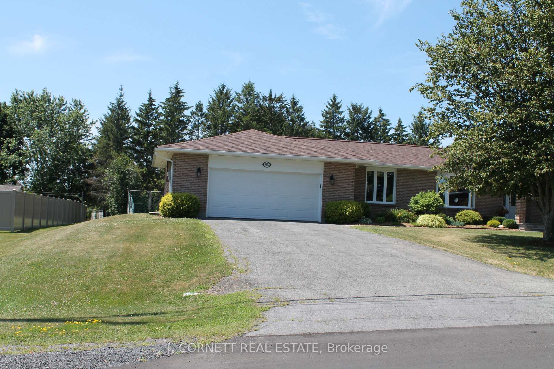 Photo 3 of 3270 Sunnyview Avenue N, Cornwall — HOMEH